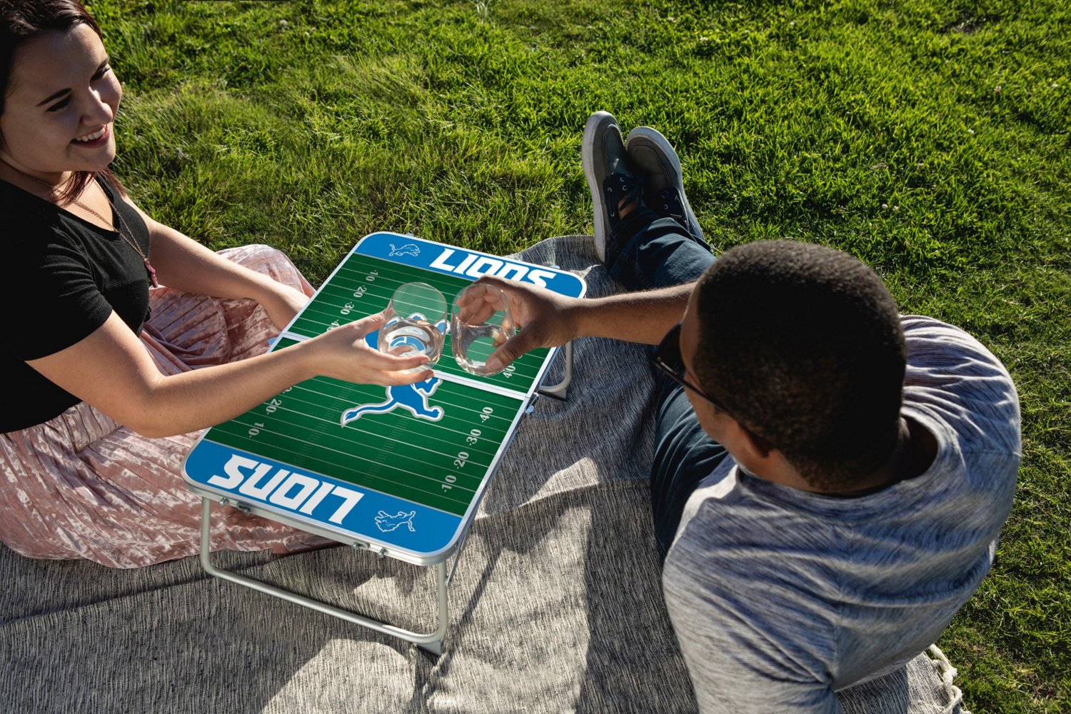 Picnic Time Detroit Lions Mini Portable Folding Table - view number 4