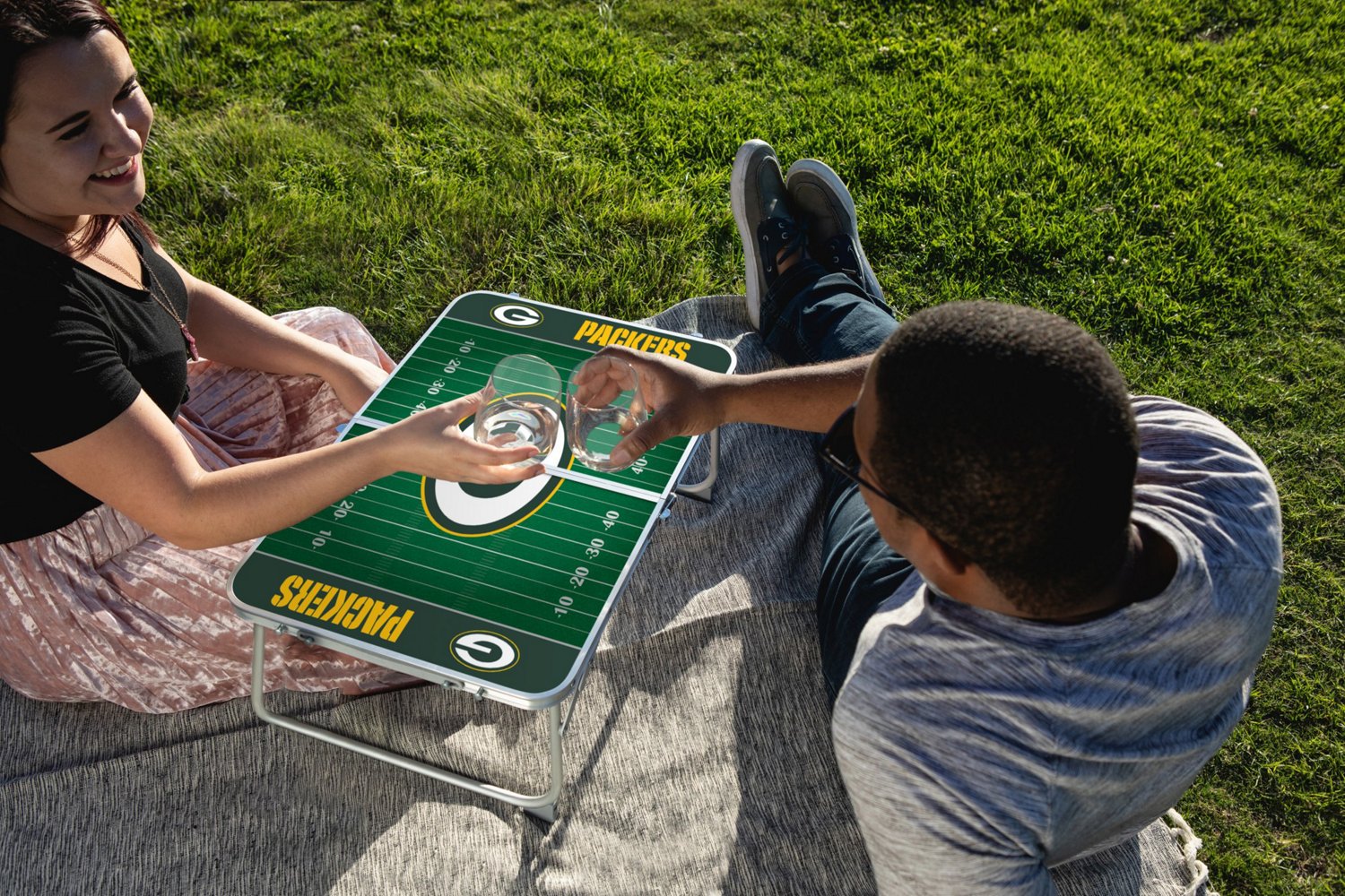 Picnic Time Green Bay Packers Mini Portable Folding Table - view number 4
