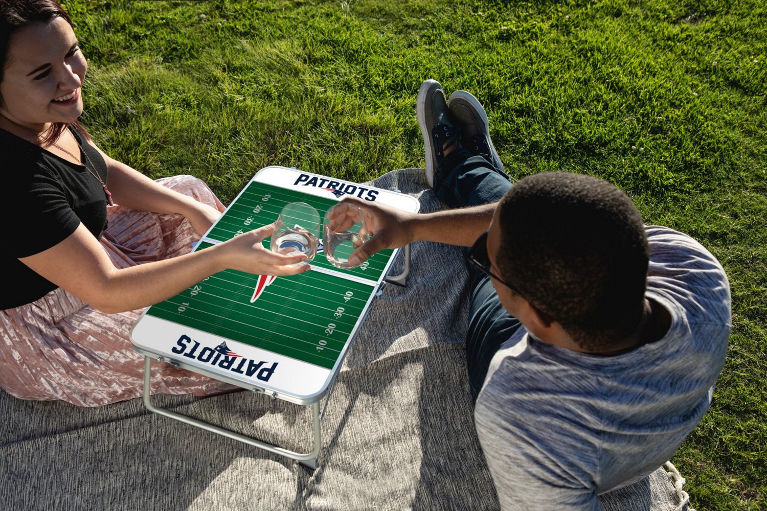 Picnic Time New England Patriots Mini Portable Folding Table - view number 4