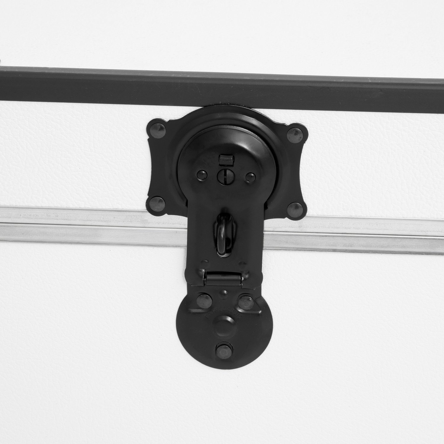 Seward Classic 30 in Trunk with Wheels & Lock - view number 5