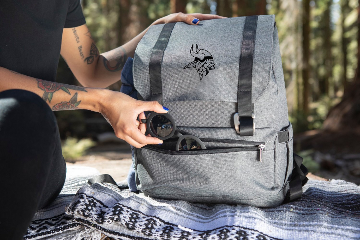Picnic Time Minnesota Vikings On The Go Traverse Cooler Backpack                                                                 - view number 5
