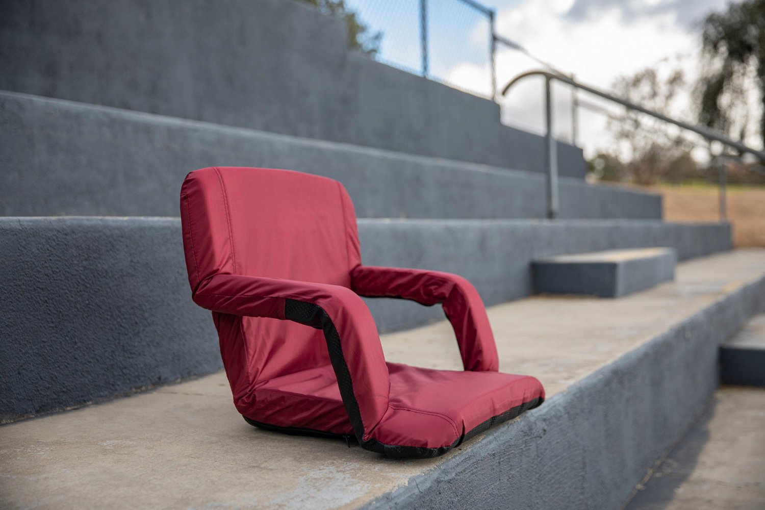 Picnic Time Washington Commanders Ventura Reclining Stadium Seat - view number 6