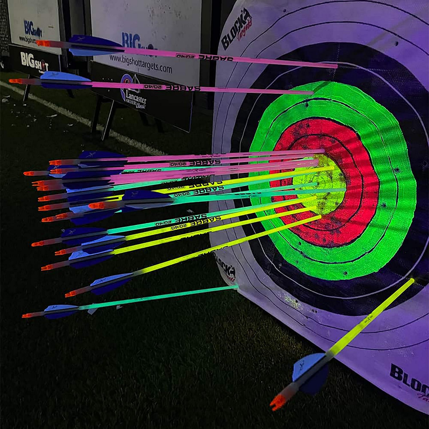 Muzzy Youth Sabre 2040 Illuminated Bowfishing Arrows 3-pack with 5 Glowsticks - view number 3