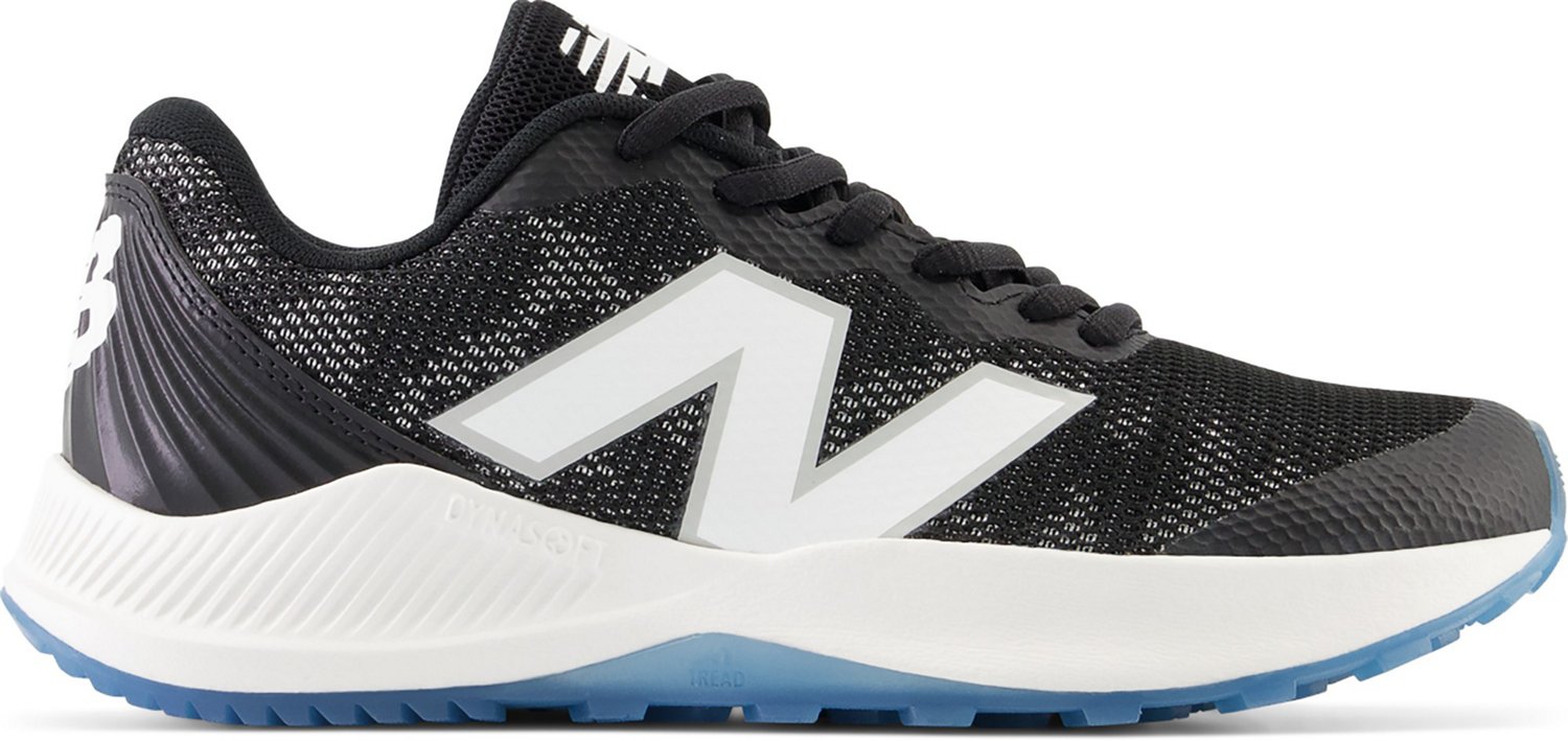 New balance hotsell cleats for boys