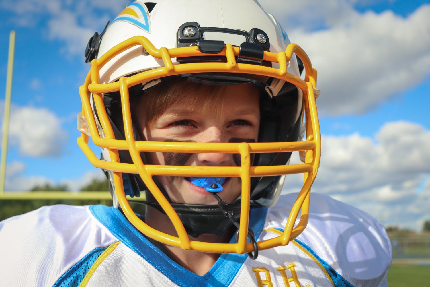SISU Kids' Tether Mouth Guard Free Shipping at Academy