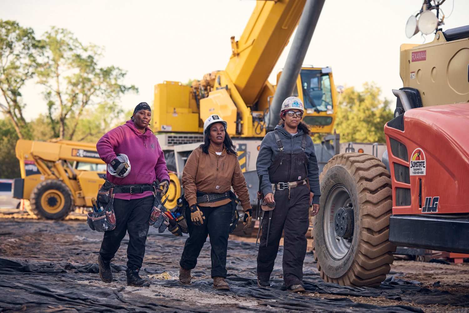 Carhartt Women's Crawford Plus Size Bomber Jacket - view number 3