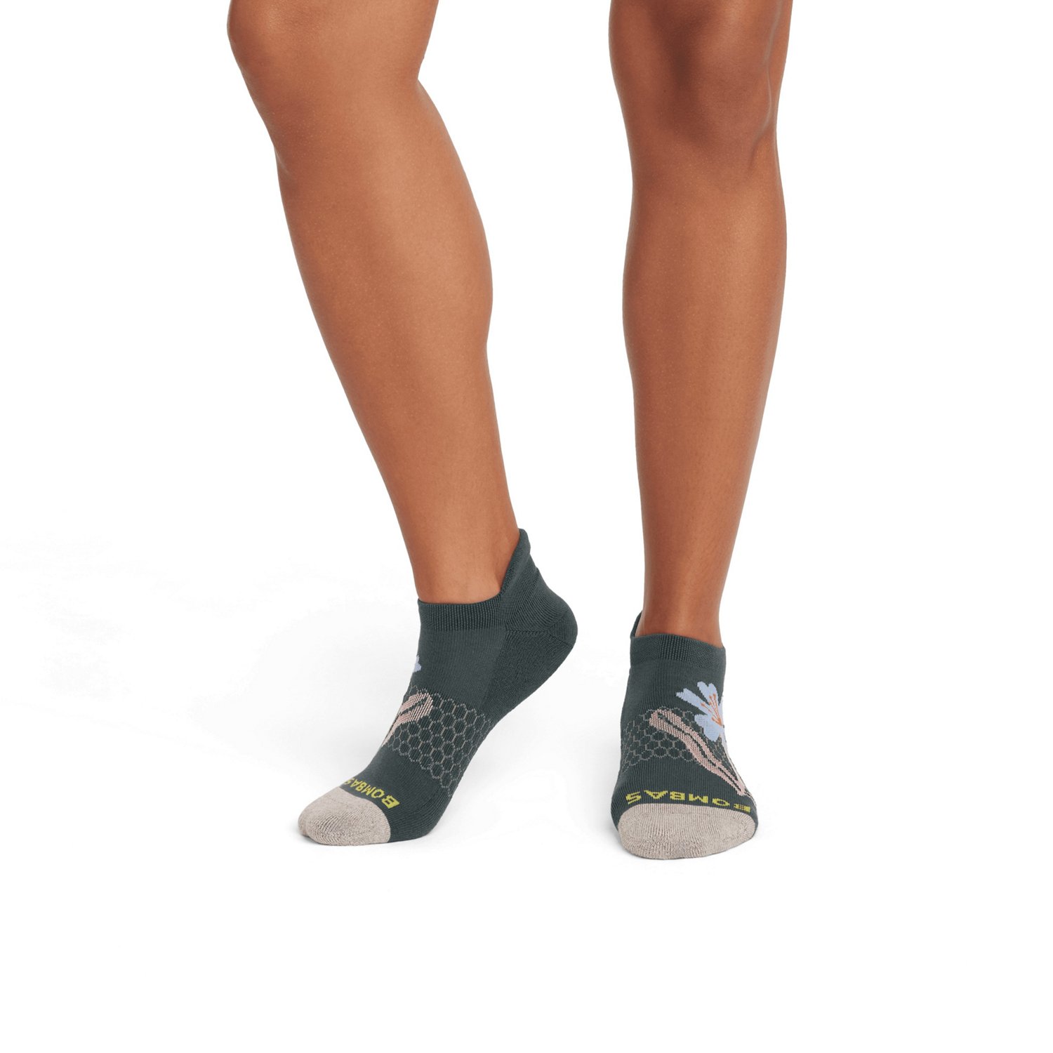 Bombas Placed Hibiscus Ankle Socks - view number 3