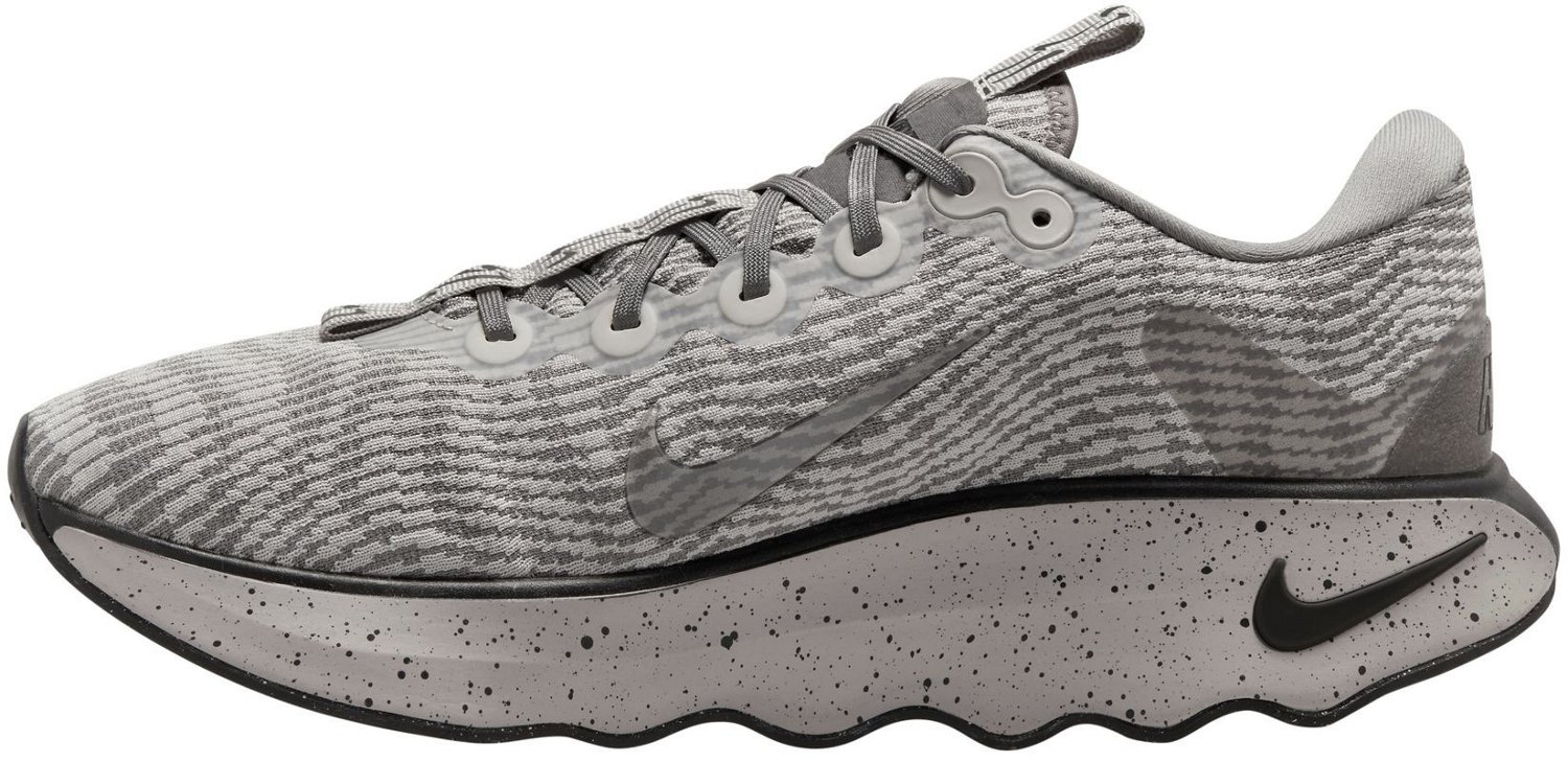 mens nike walking trainers