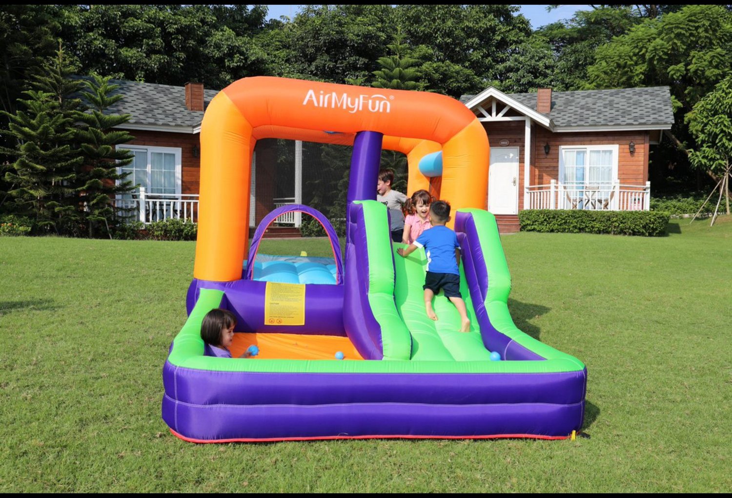 CocoNut Castles Jumpy Bouncy Castle with Slide and Splash Pad Academy