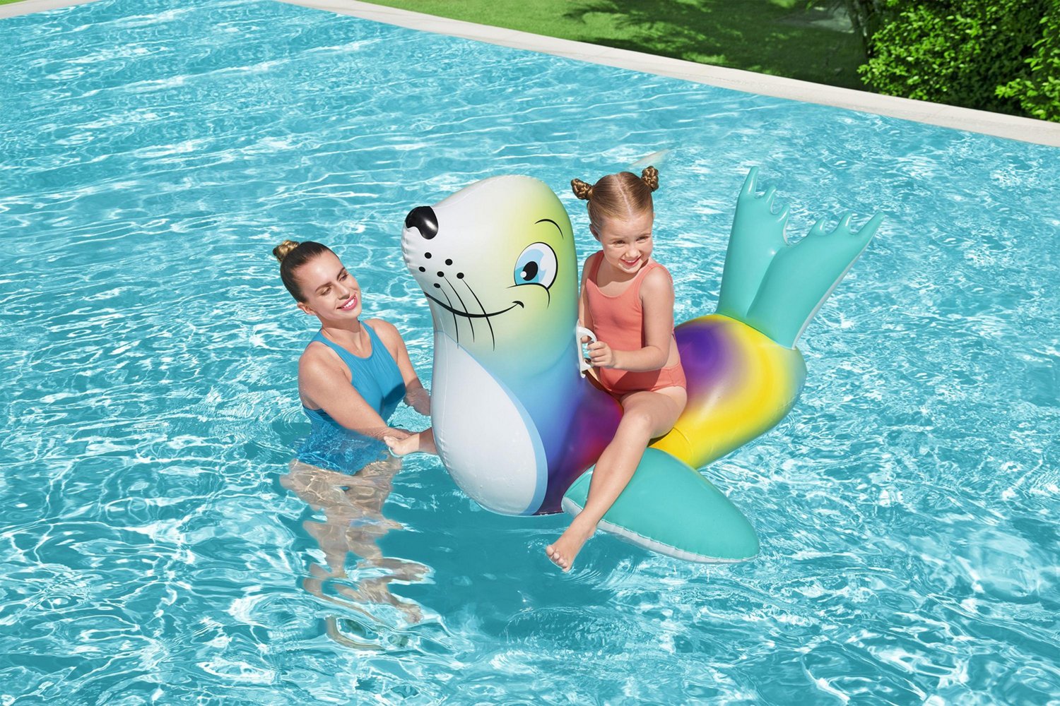 H2OGO! Kids' Flash N' Splash Ride-On Seal Pool Float                                                                             - view number 4