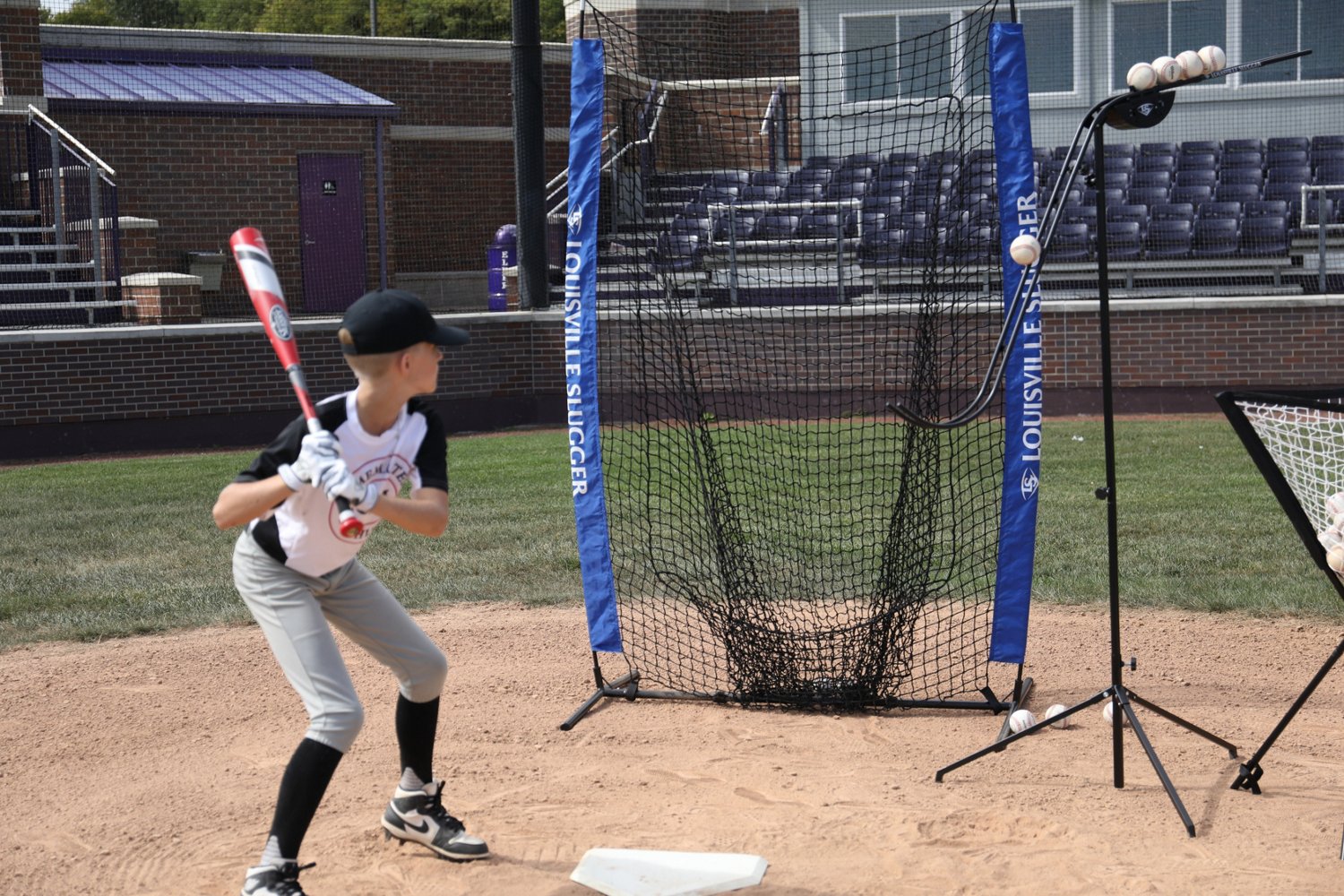 Louisville Slugger APEX Soft Toss Machine and Tee System                                                                         - view number 3