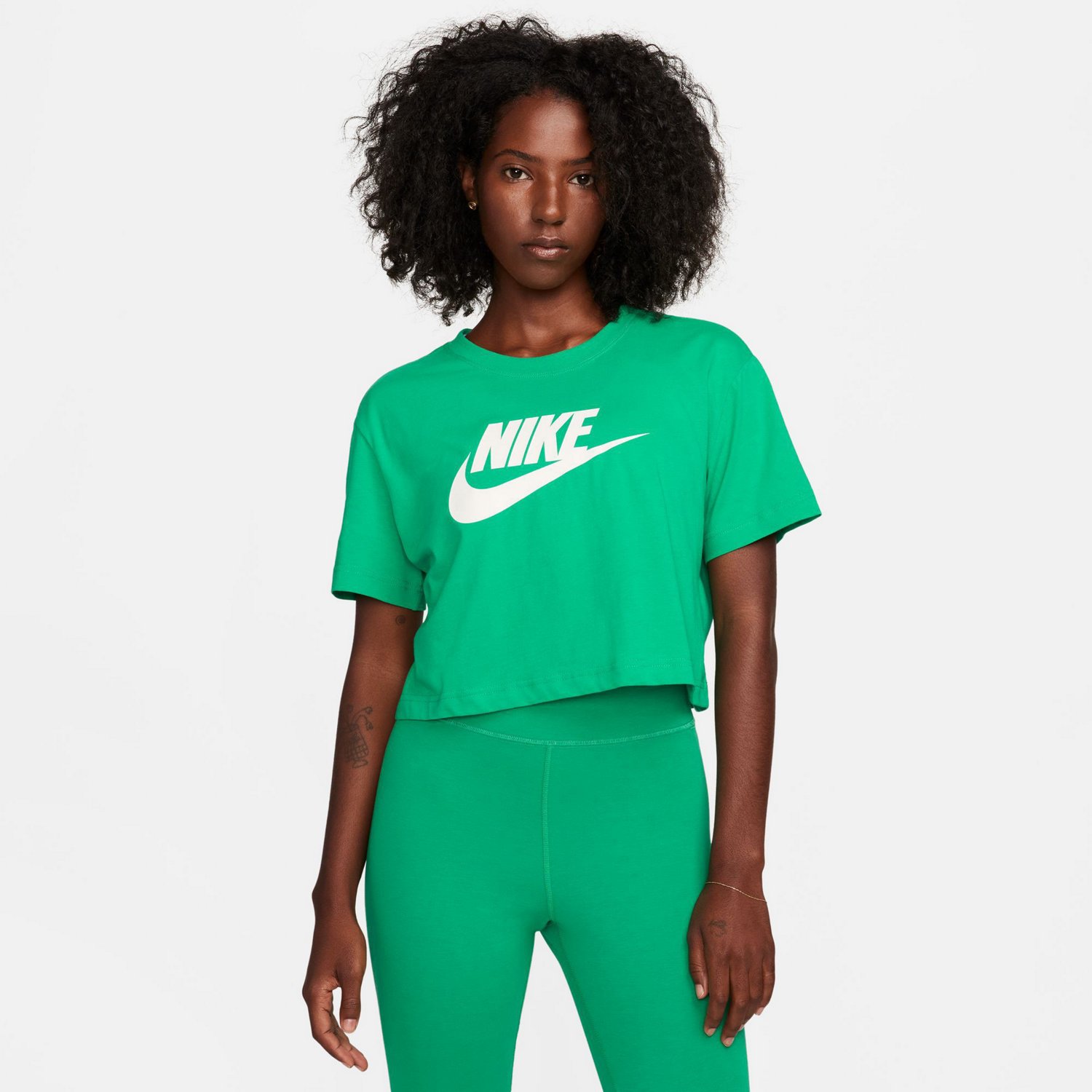 Nike Women's Sportswear Essential Cropped T-shirt