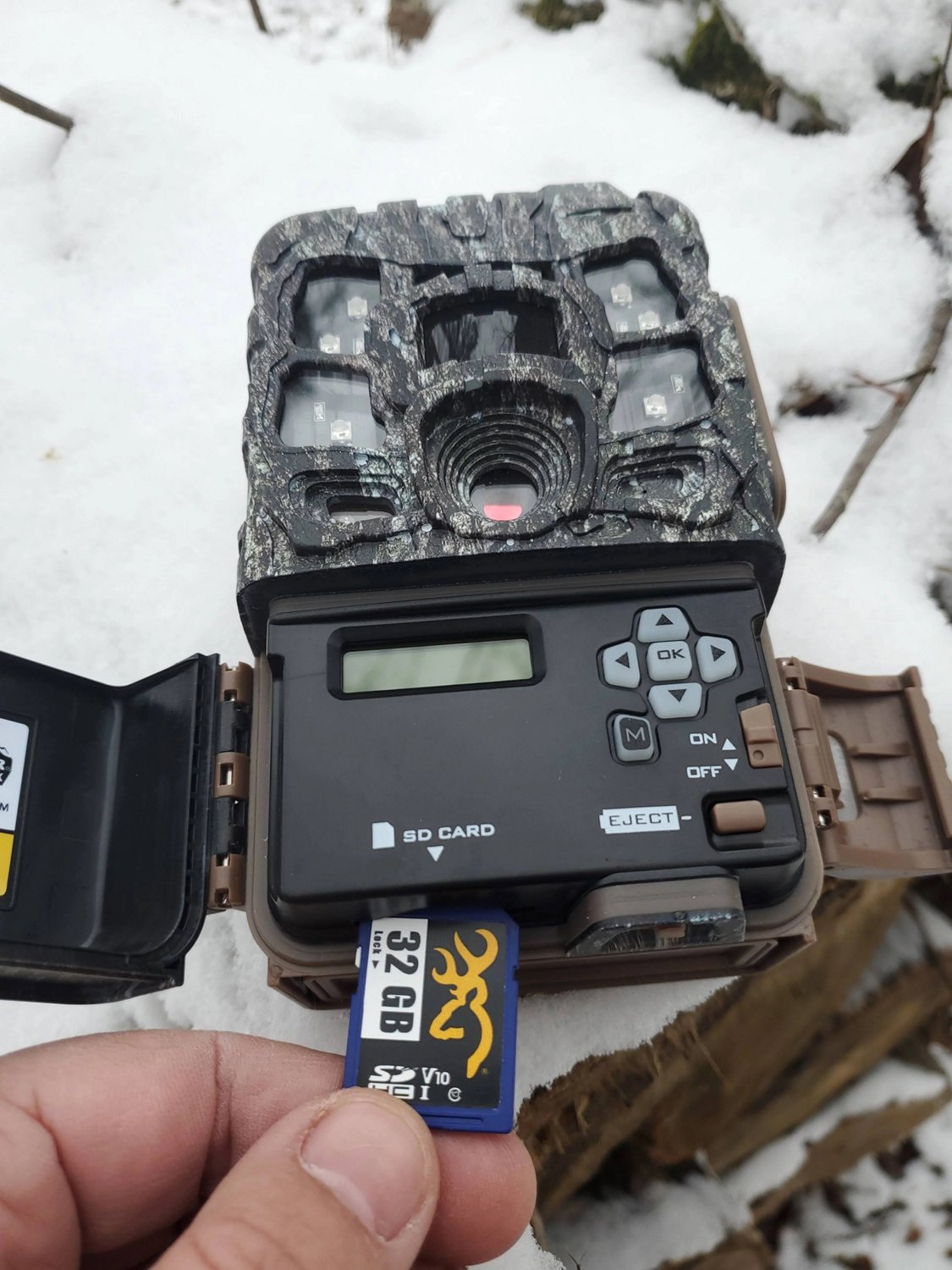 Browning Defender Pro Scout Max Extreme HD Game Camera                                                                           - view number 4
