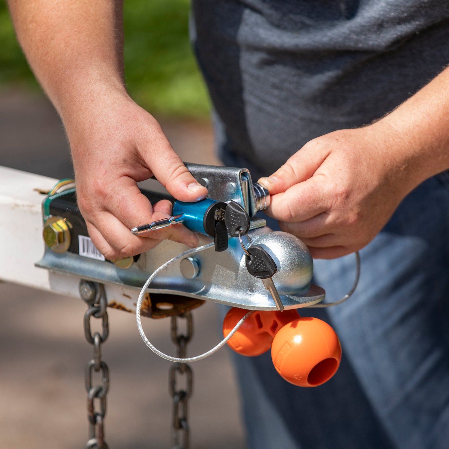CURT 2 in Trailer Hitch Ball - view number 4