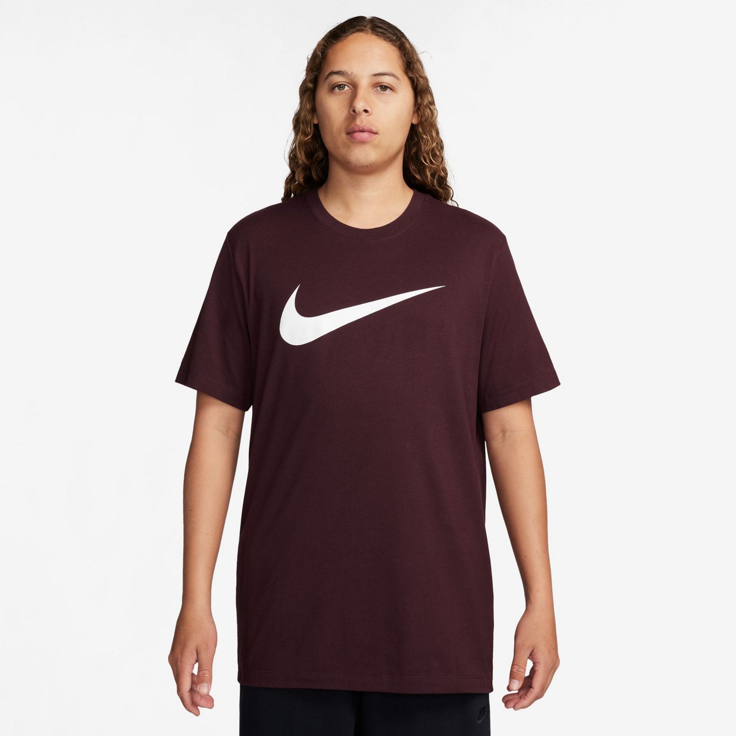 Tee shirt nike swoosh sales