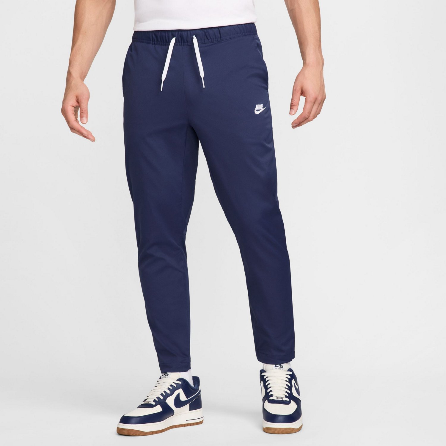 Nike men's sportswear players woven joggers best sale