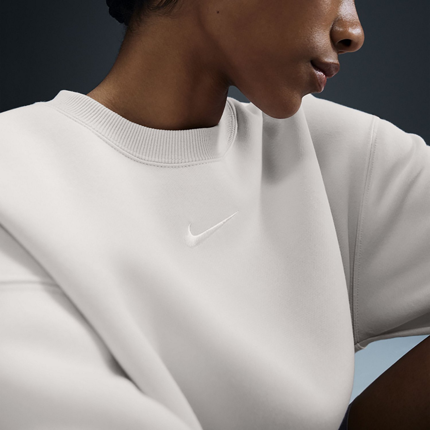 Nike Women's Nike Sportswear Phoenix Fleece Oversized Crew Sweatshirt - view number 3