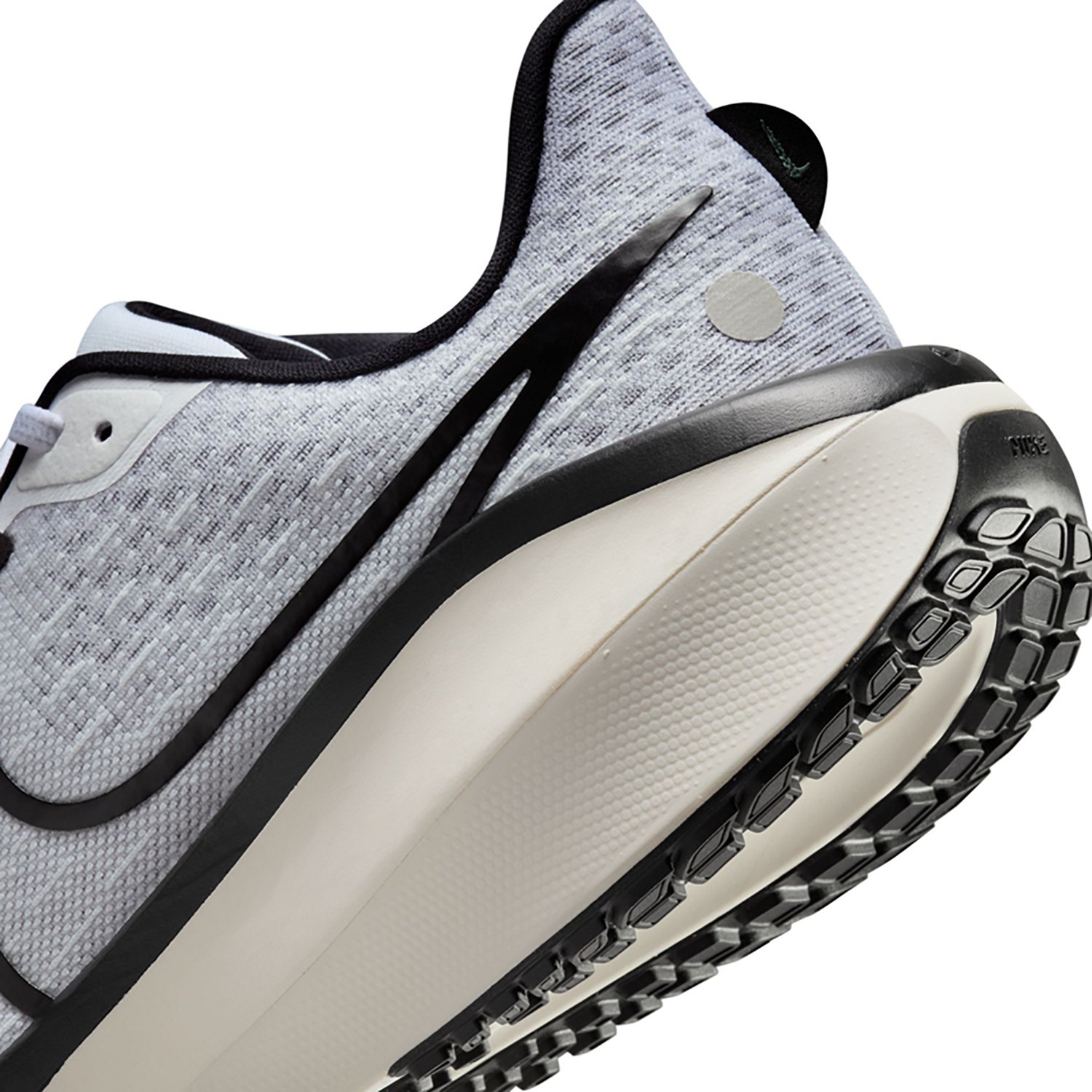Nike Men's Vomero 17 Shoes - view number 8
