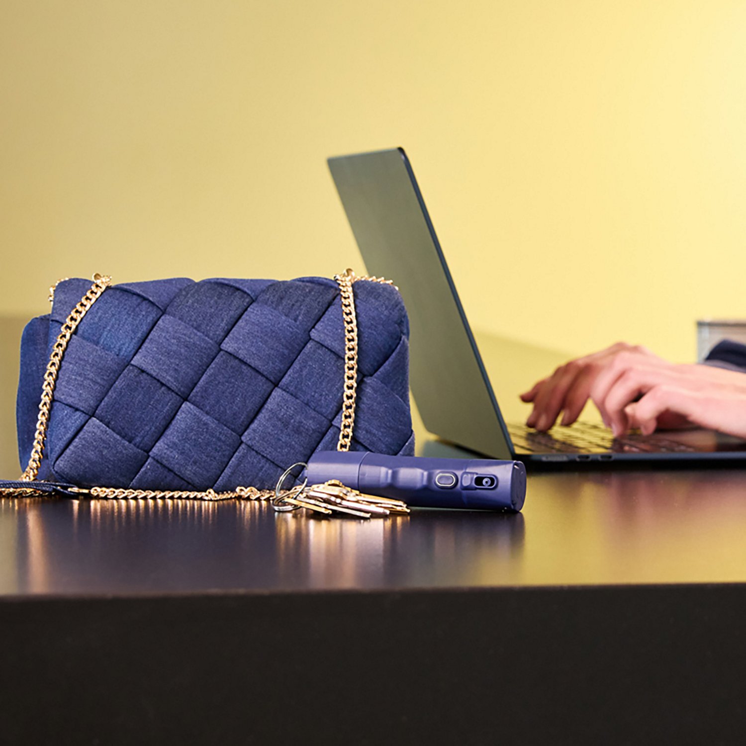 SABRE 2-in-1 Flip Top Personal Alarm/Pepper Spray                                                                                - view number 3