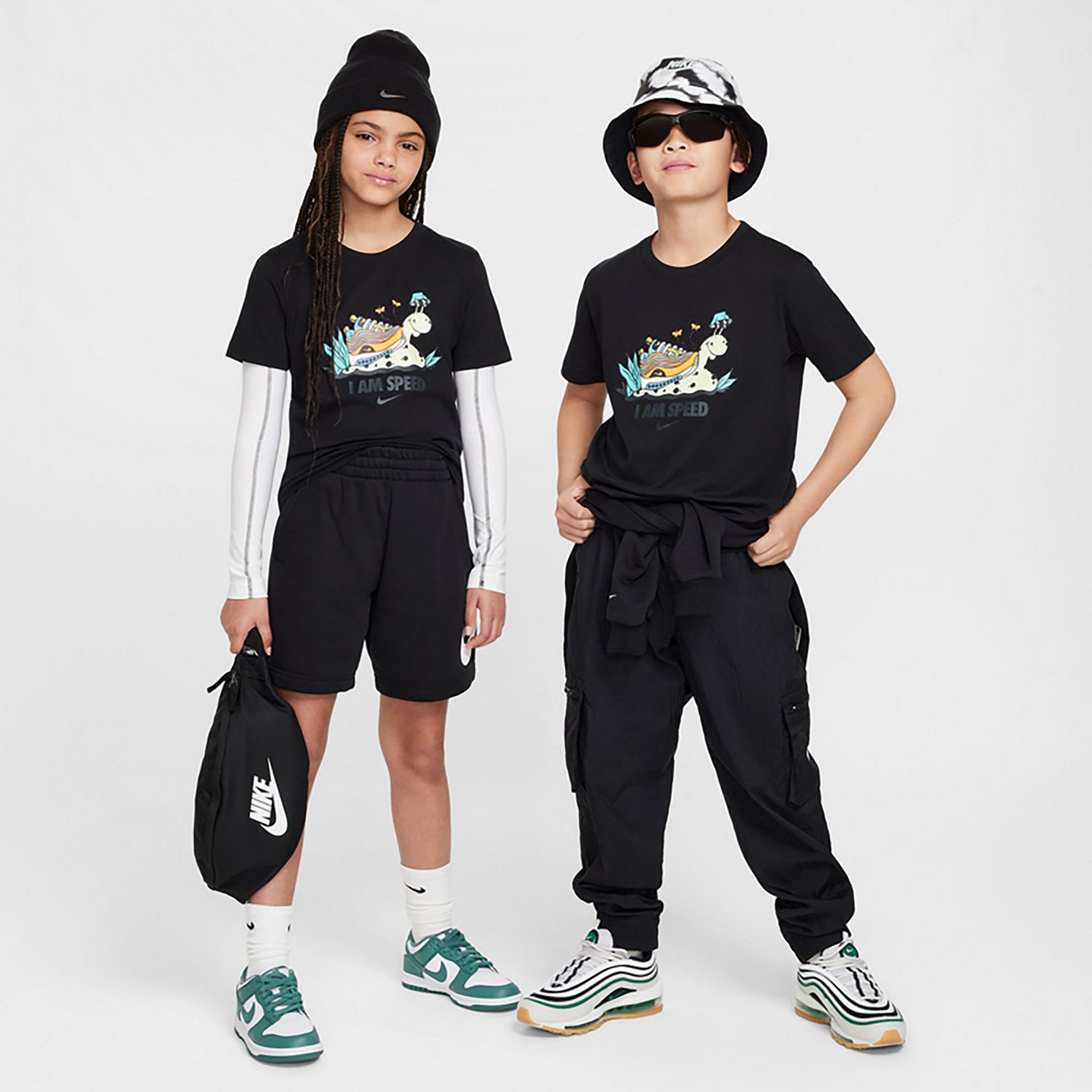 Nike Boys' Sportswear Snail Graphic T-shirt