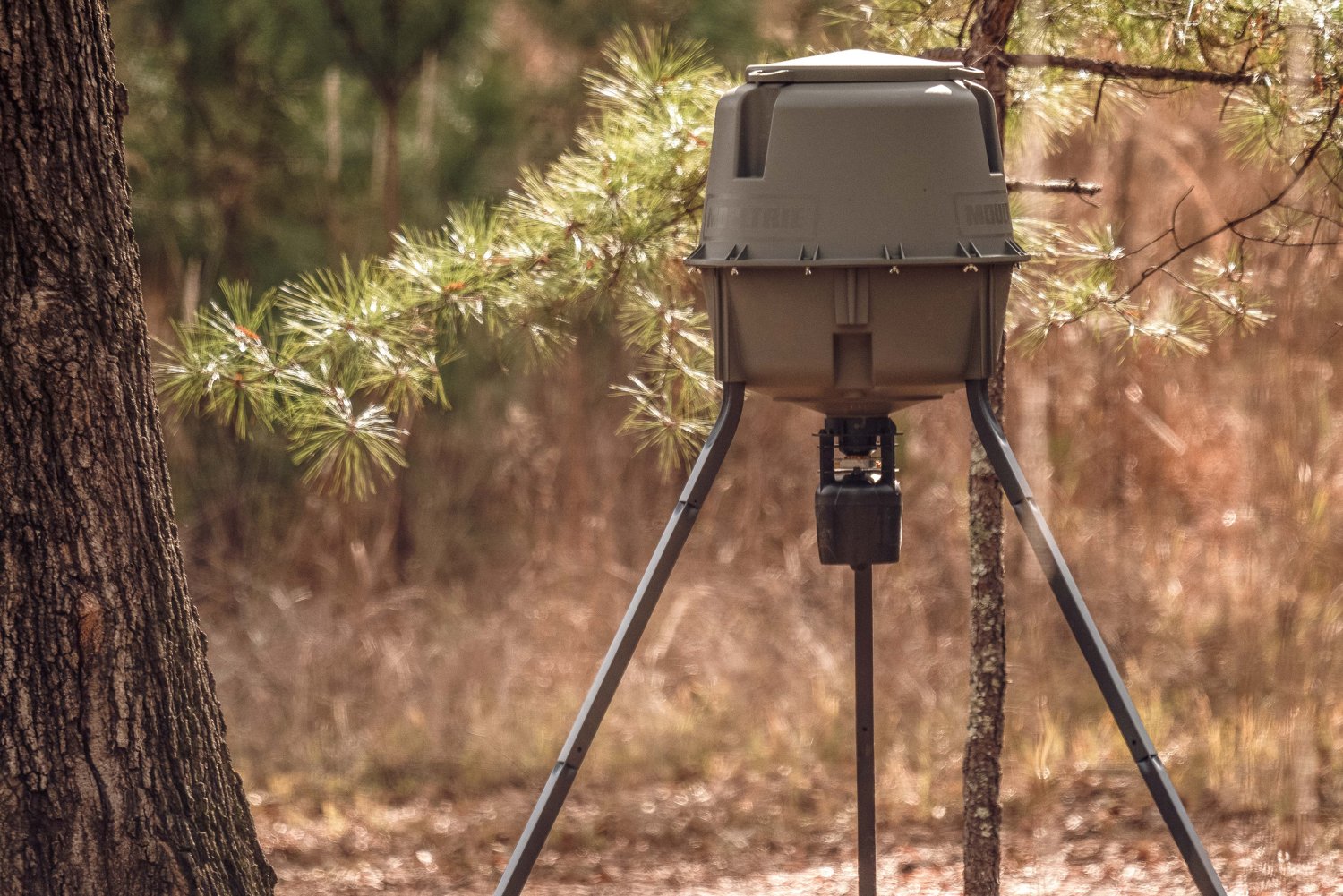 Moultrie Pro II Tripod Cellular Feeder Kit with Feed Hub