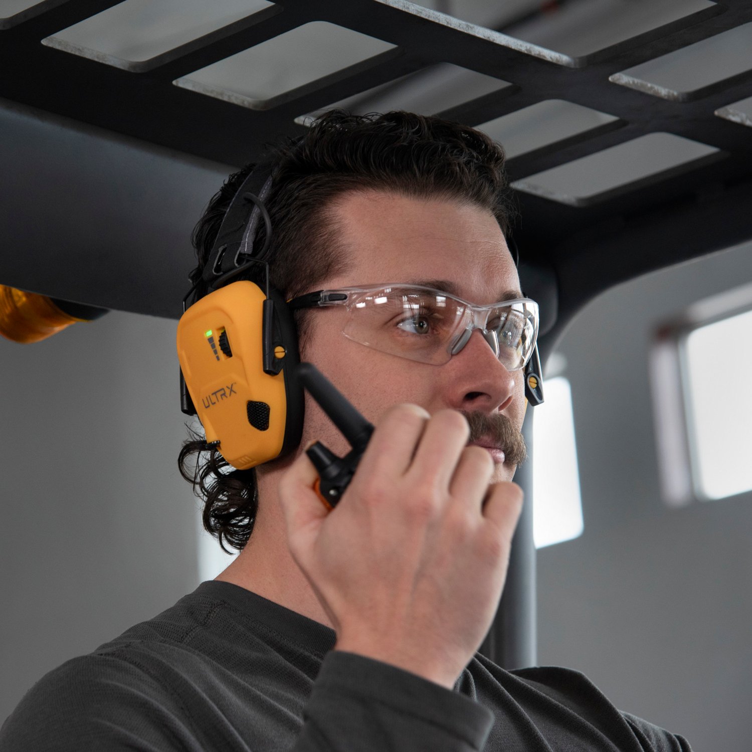 ULTRX Bionic Electronic Earmuff - view number 4