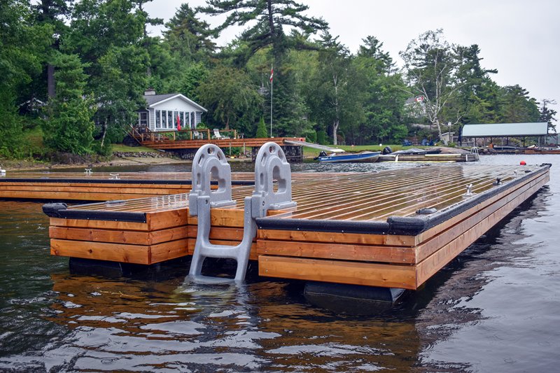 Dock Edge Flip Up Stand Off LLDPE 4-Step Ladder                                                                                  - view number 3