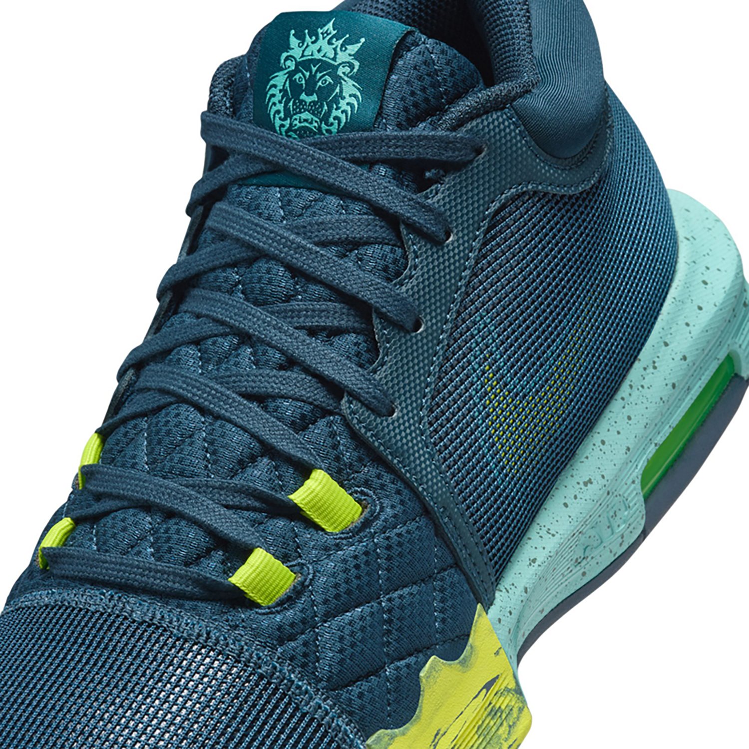 Nike Men s LeBron Witness VIII Basketball Shoes Academy