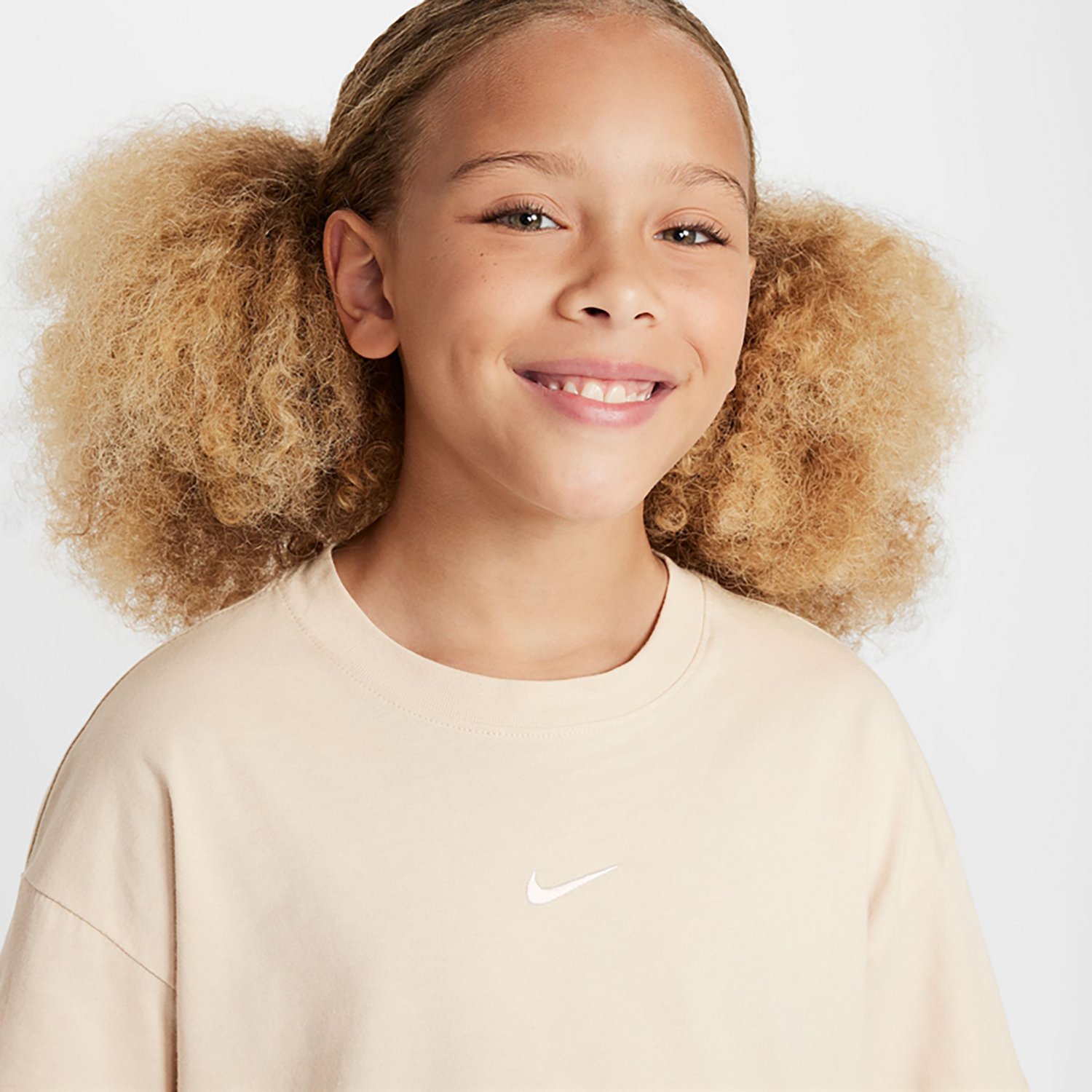 Nike Girls' Sportswear Essential Boxy Short Sleeve T-shirt - view number 3