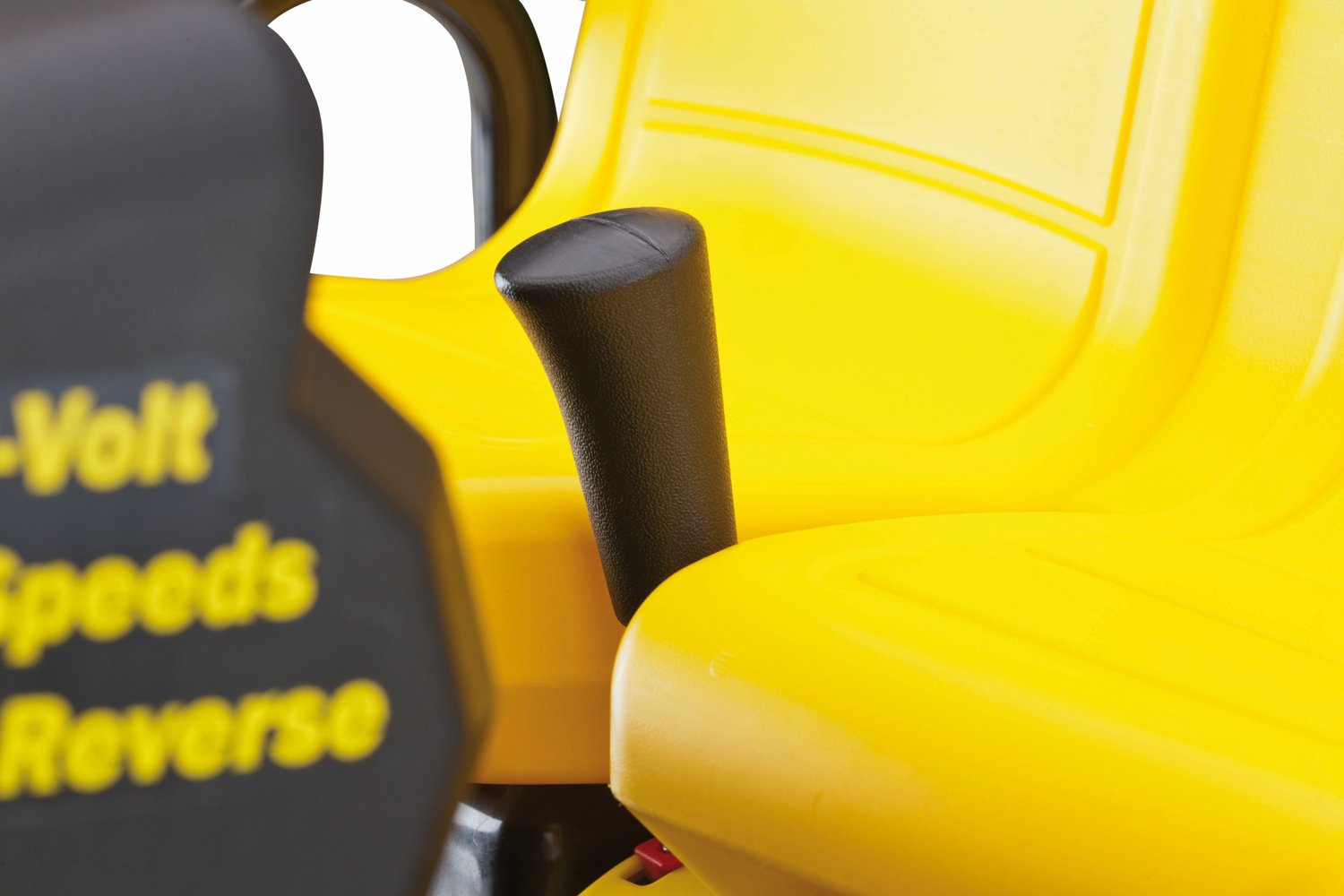 John Deere 12 V Gator XUV Ride-On                                                                                                - view number 6
