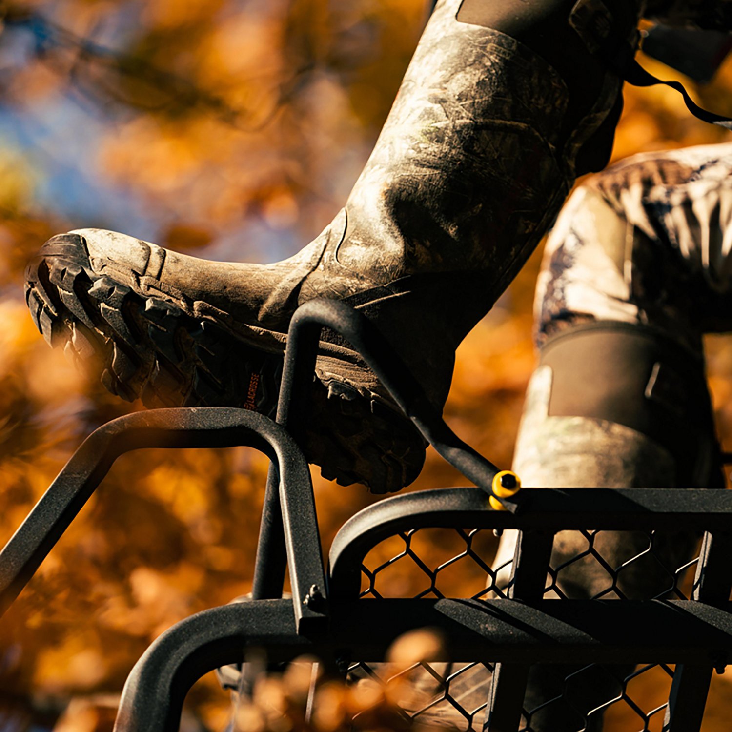 Rivers Edge Lockdown 21 ft Wide Ladder Tree Stand                                                                                - view number 3