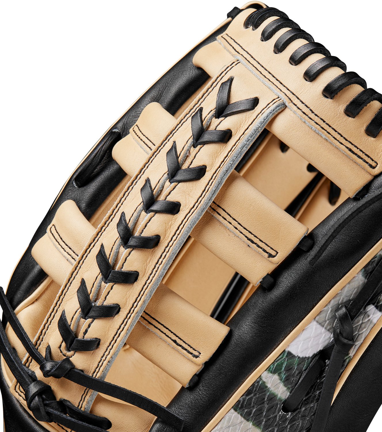Wilson 12.75 in A2000 1810 Outfield Baseball Glove                                                                               - view number 6