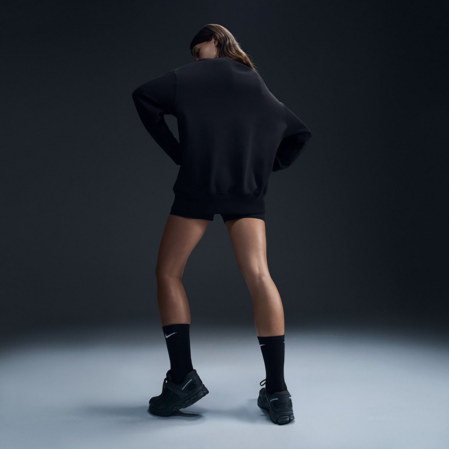 Nike Women's Nike Sportswear Phoenix Fleece Oversized Crew Sweatshirt - view number 2