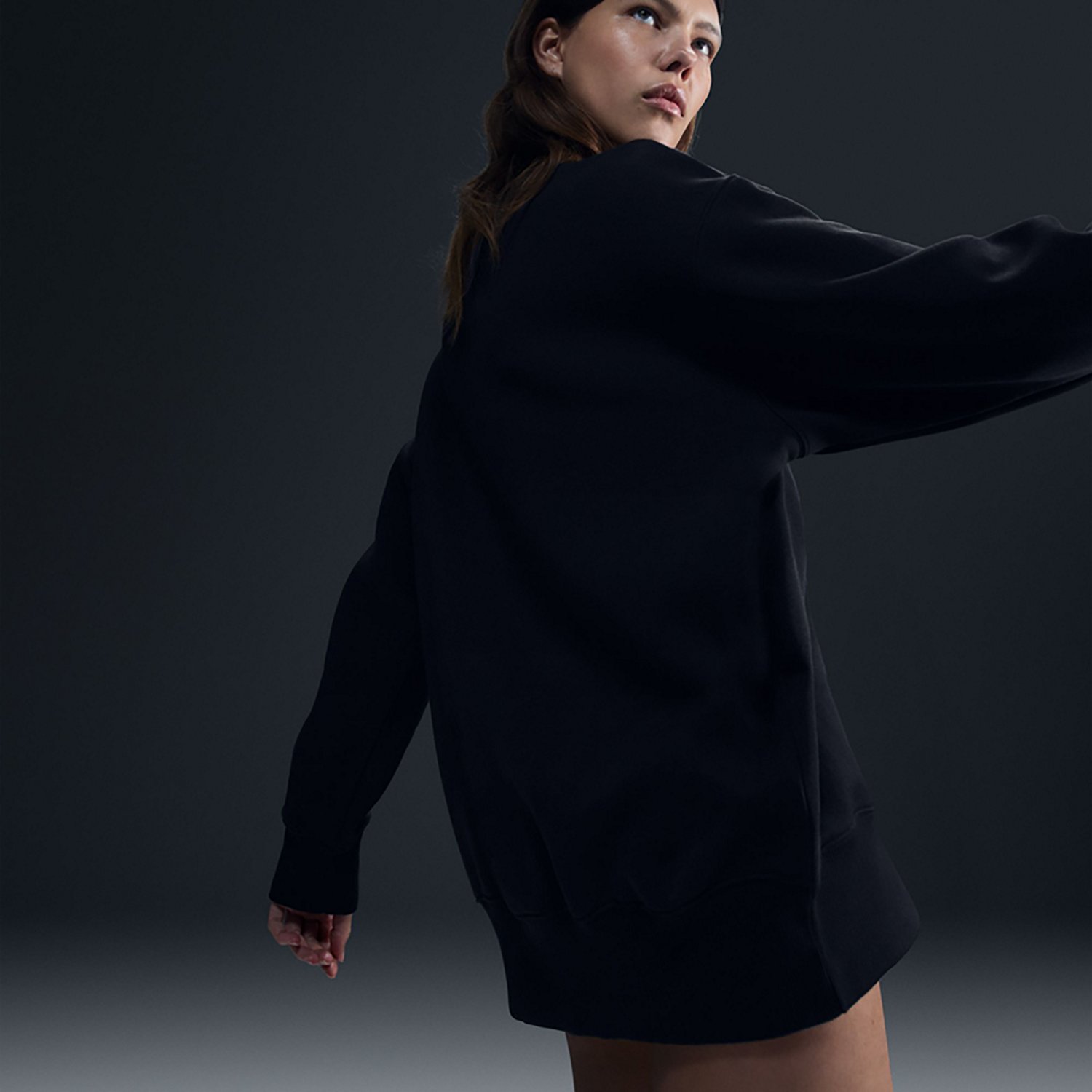 Nike Women's Nike Sportswear Phoenix Fleece Oversized Crew Sweatshirt - view number 4
