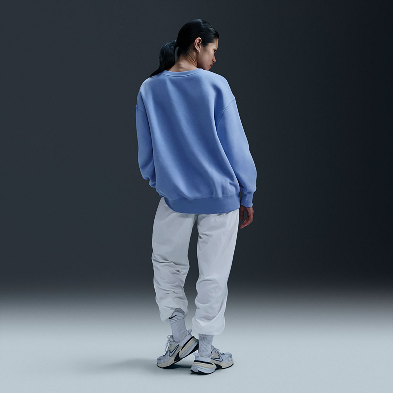 Nike Women's Nike Sportswear Phoenix Fleece Oversized Crew Sweatshirt - view number 5