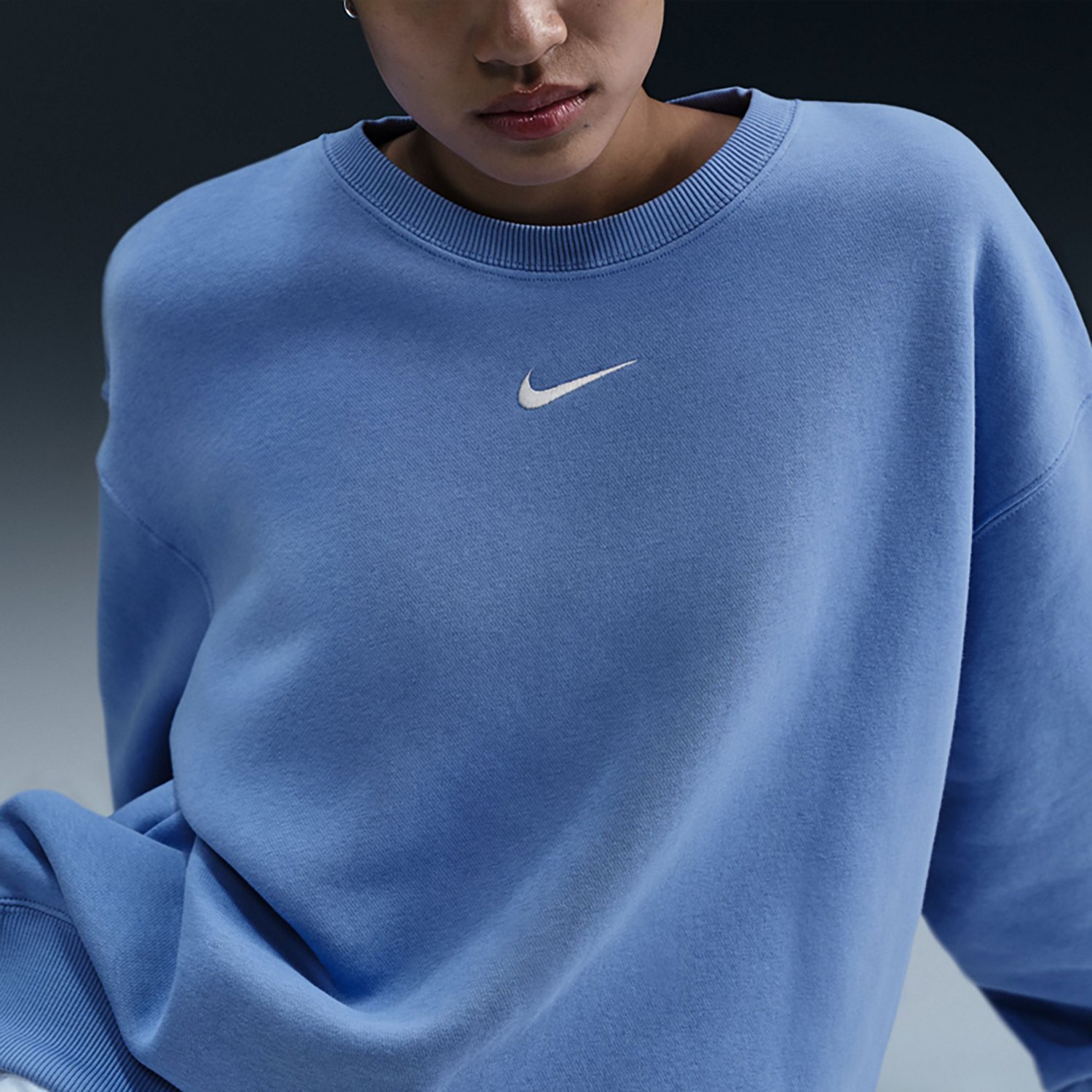 Nike Women's Nike Sportswear Phoenix Fleece Oversized Crew Sweatshirt - view number 8