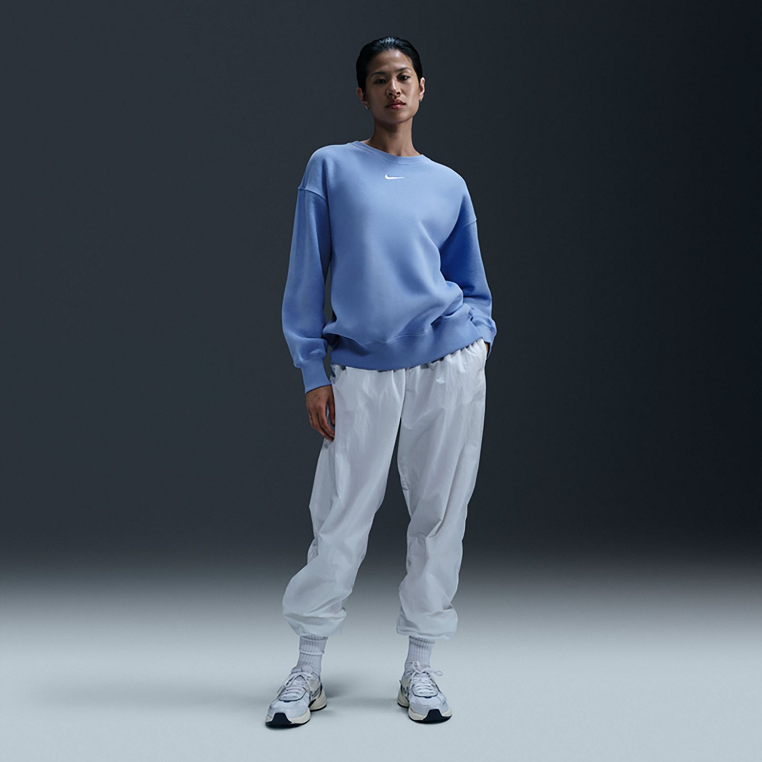 Nike Women's Nike Sportswear Phoenix Fleece Oversized Crew Sweatshirt - view number 4