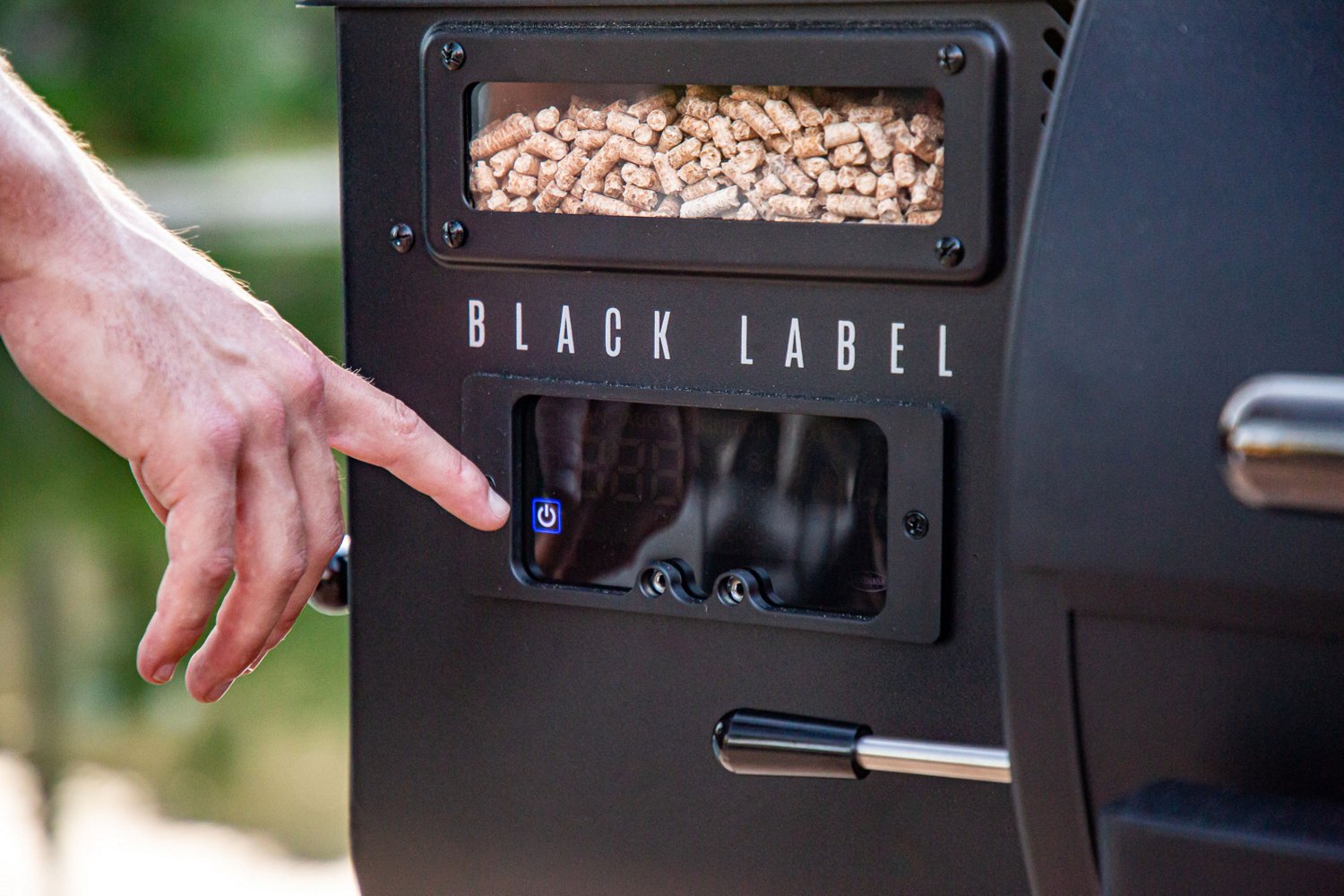 Louisiana Grills 1200 Black Label Wood Pellet Grill - view number 8