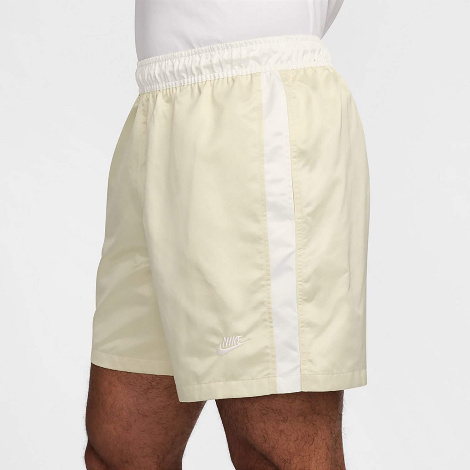 Nike Men's Sportswear Club Flow Football Shorts 6 in - view number 3