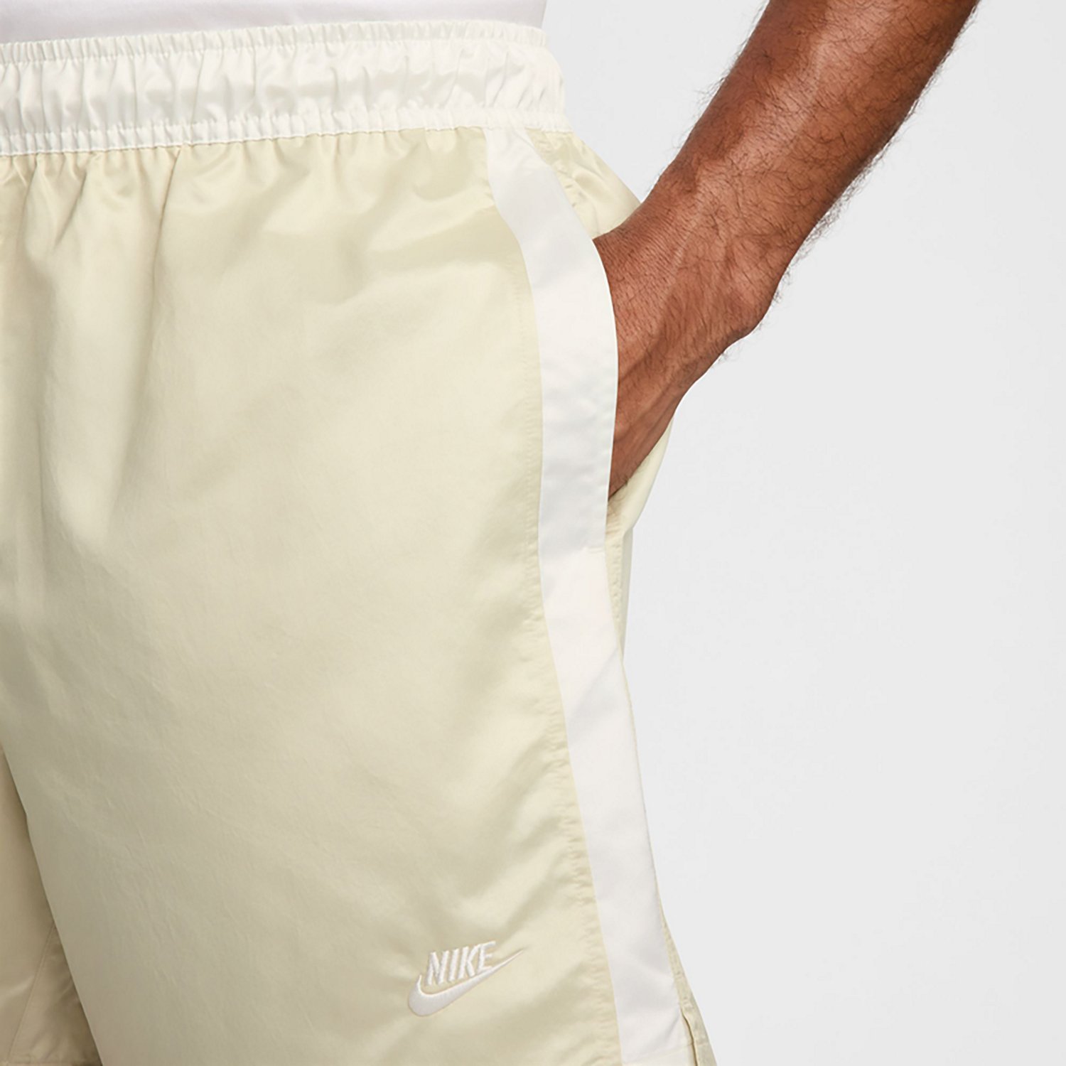 Nike Men's Sportswear Club Flow Football Shorts 6 in - view number 4