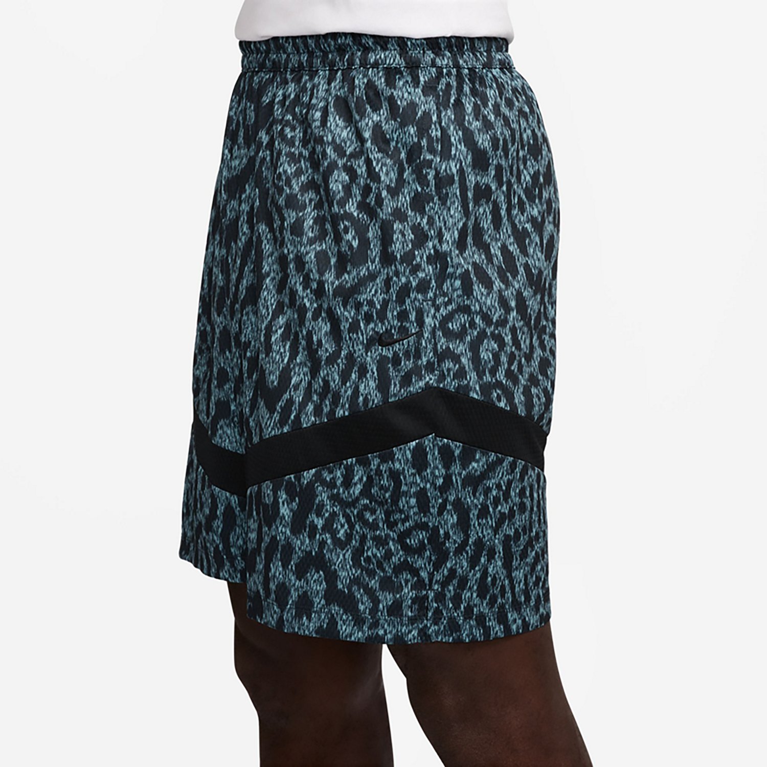 Nike Men's Icon Dri-FIT Basketball Shorts 8 in - view number 3