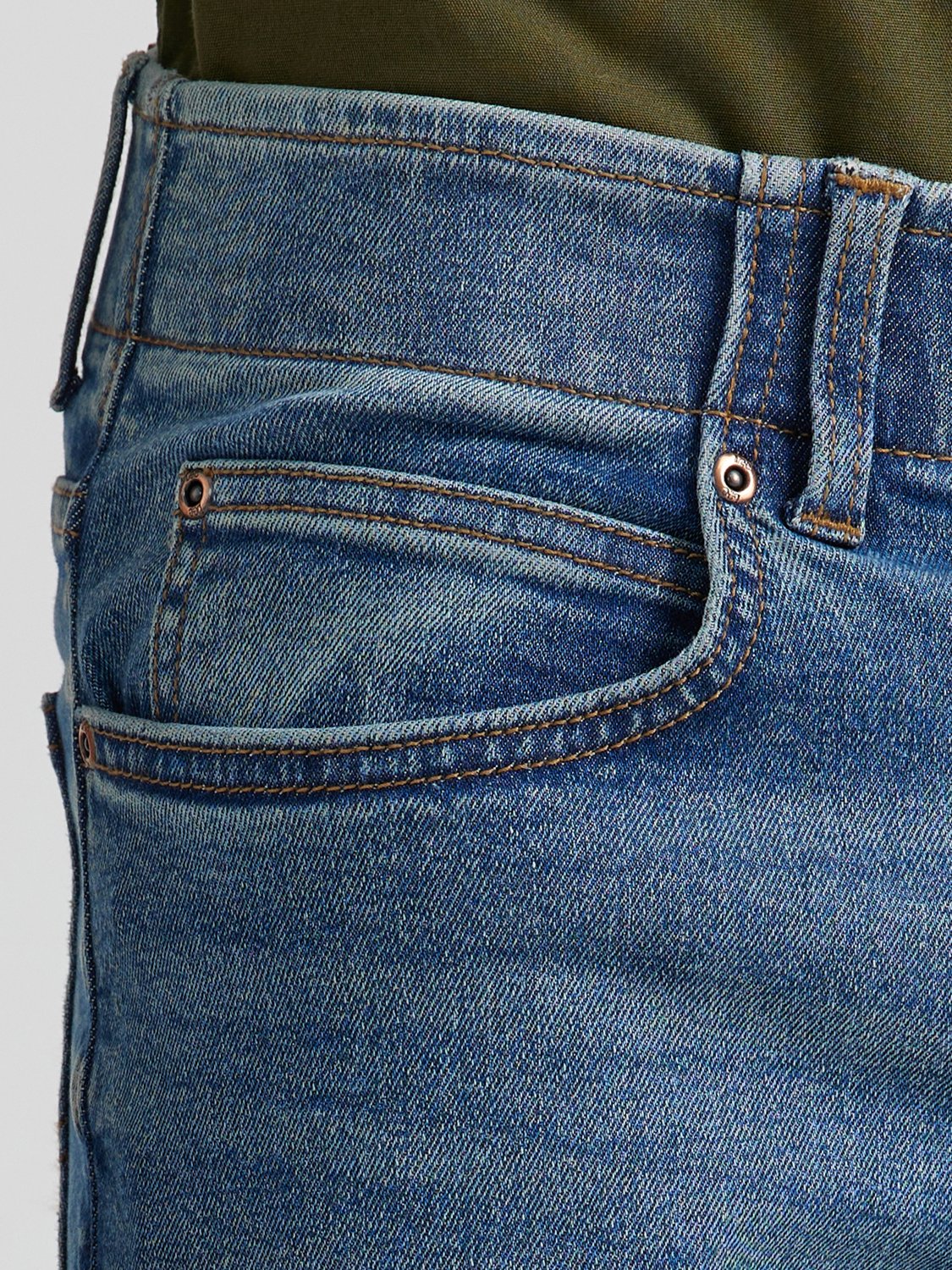 Lee Men's Extreme Motion Regular Fit Straight Leg Jeans - view number 4