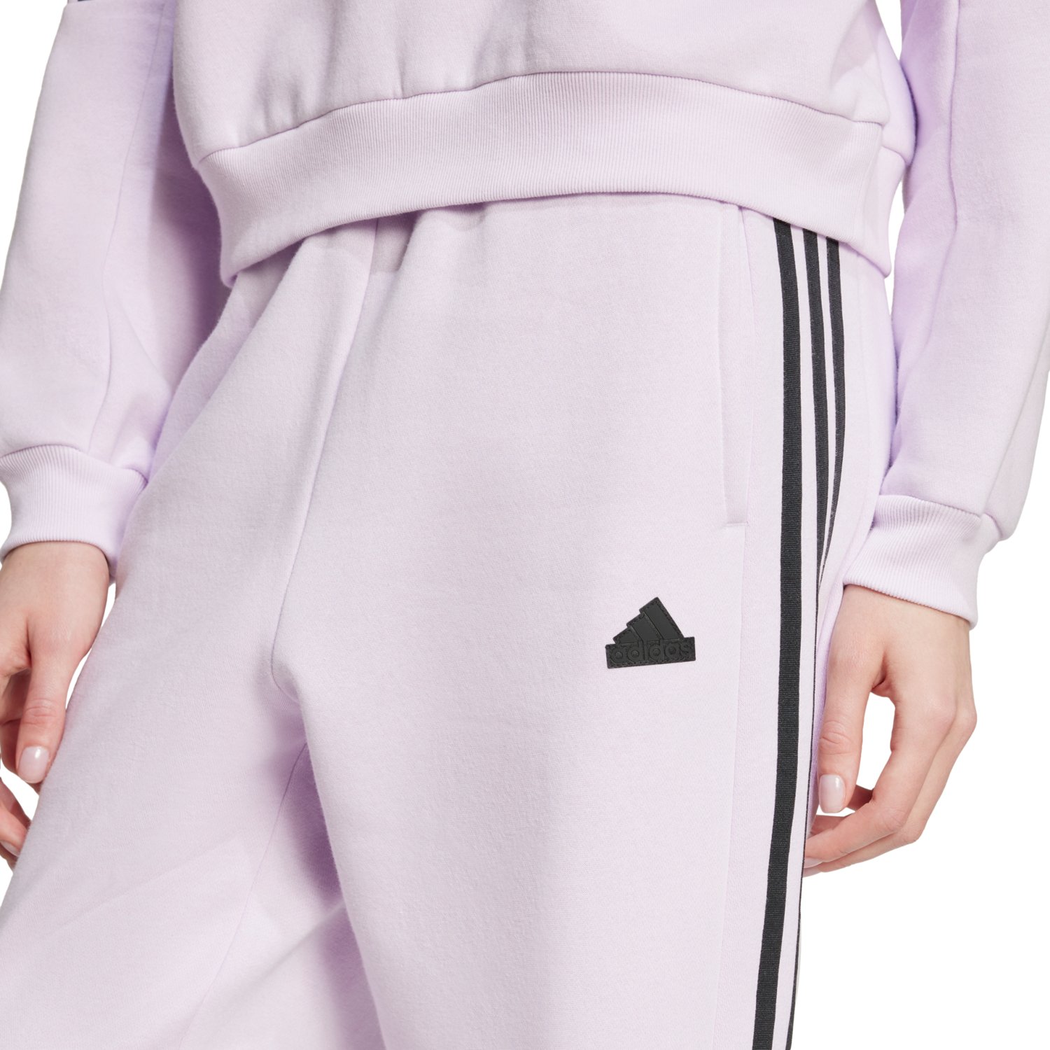 【Adidas コリア】 Tiro Cut 3-Stripes Fleece Jogger adidas Women's Tiro Cut 3-Stripes Fleece Joggers | Academy
