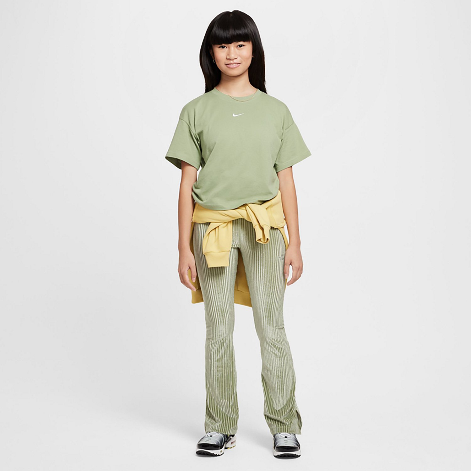 Nike Girls' Sportswear Essential Boxy Short Sleeve T-shirt - view number 5