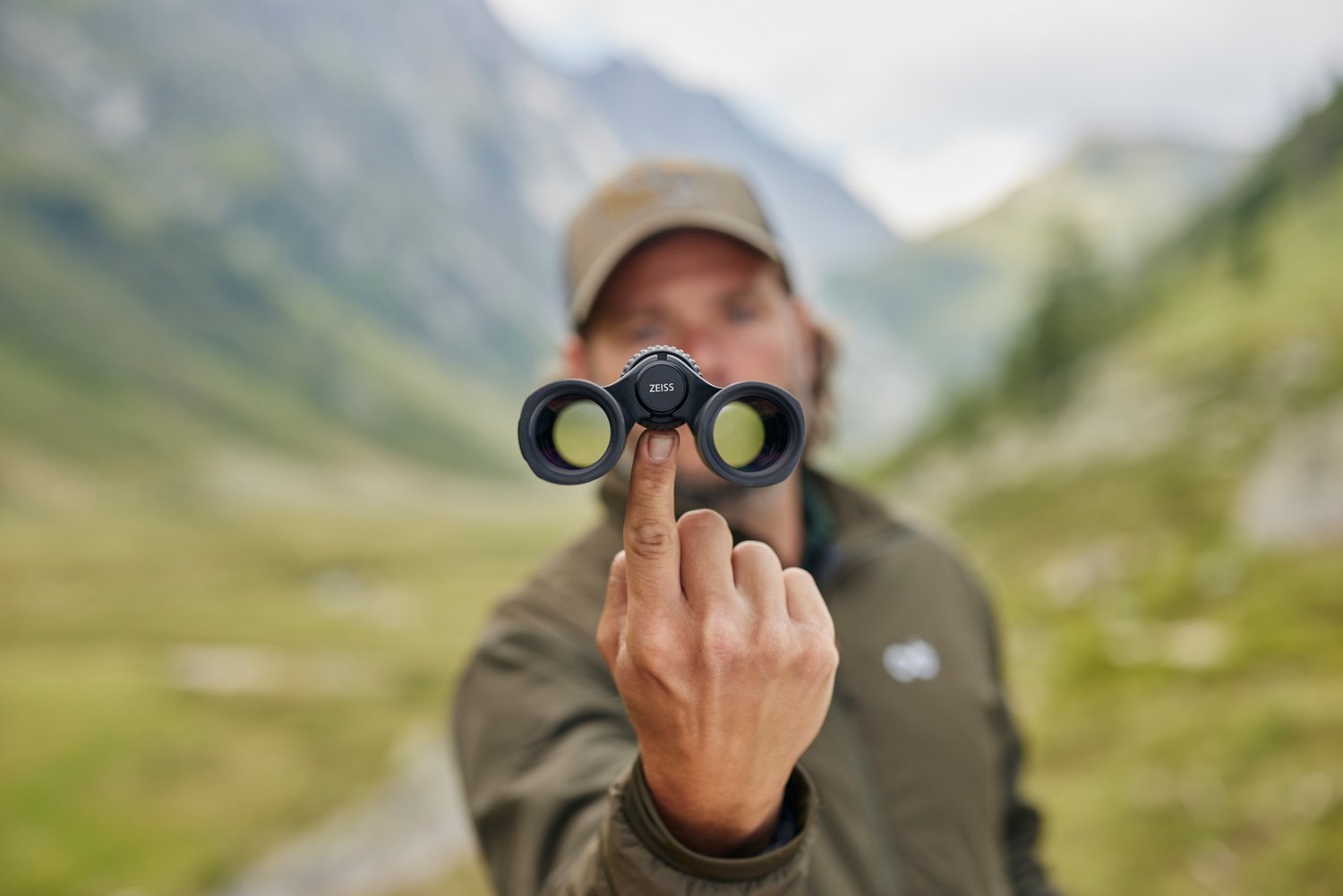 Zeiss SFL 10 x 40 Binoculars - view number 7