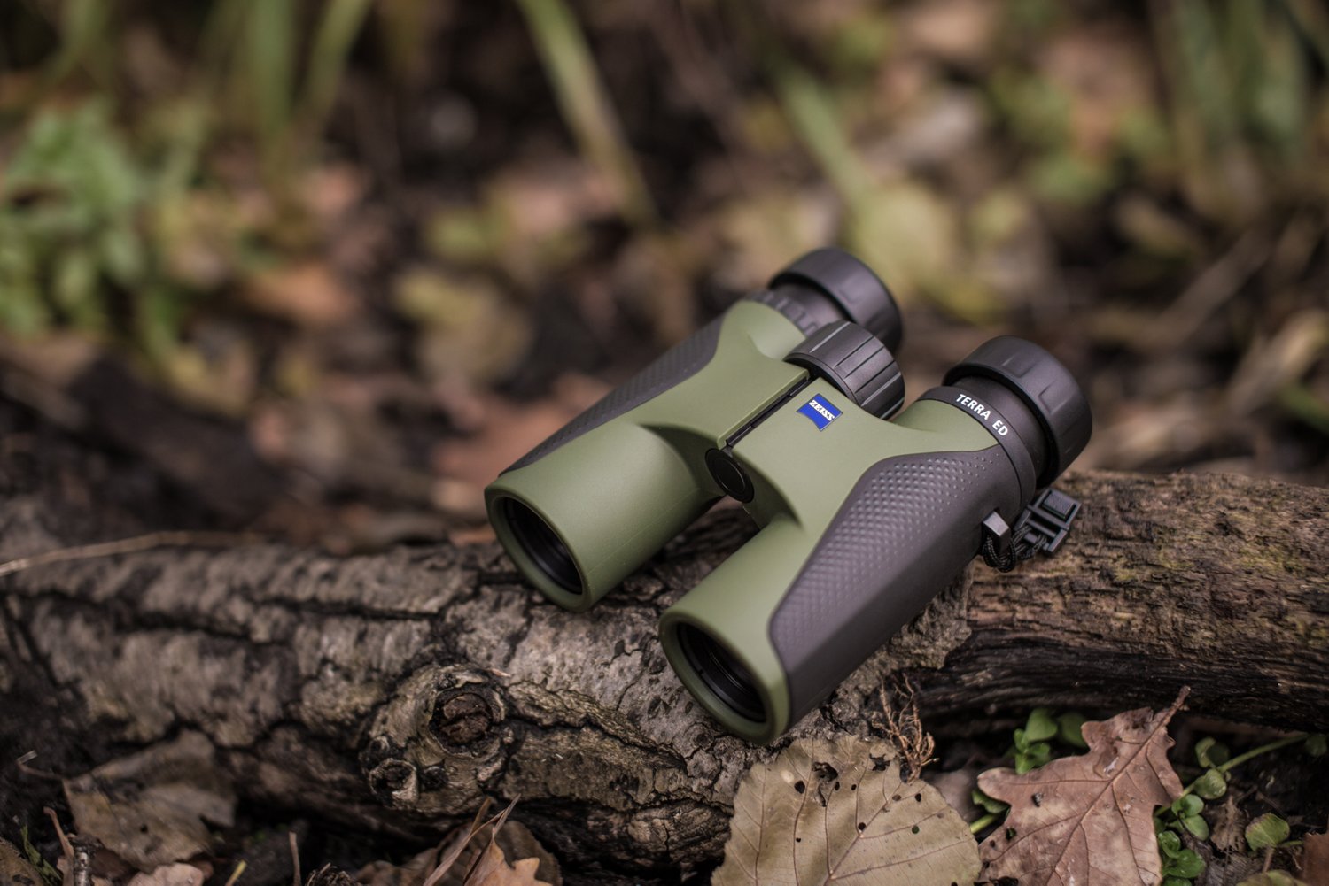 Zeiss Terra ED 8 x 42 Binoculars                                                                                                 - view number 2