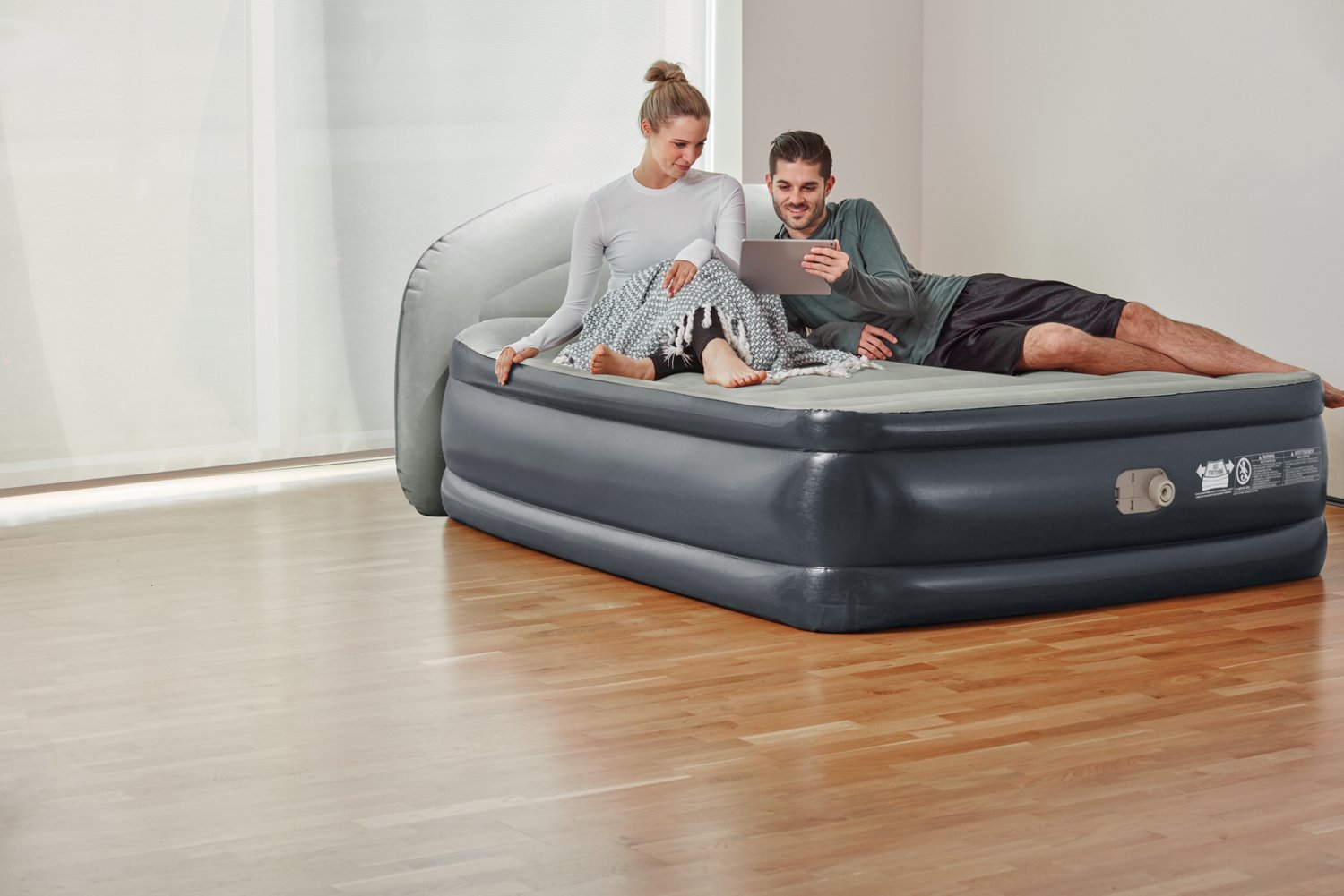 Magellan Outdoors Tritech Air Mattress with Built-in Pump                                                                        - view number 7
