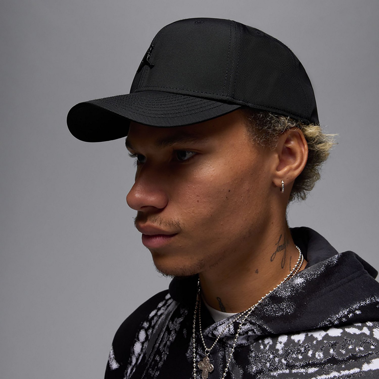 Jordan Adults' Structured Metal Jumpman Hat - view number 3
