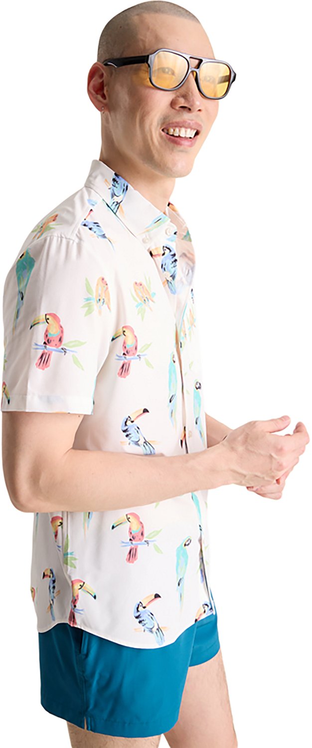 Chubbies Men's The Dude Where's Macaw Performance Friday Shirt - view number 3