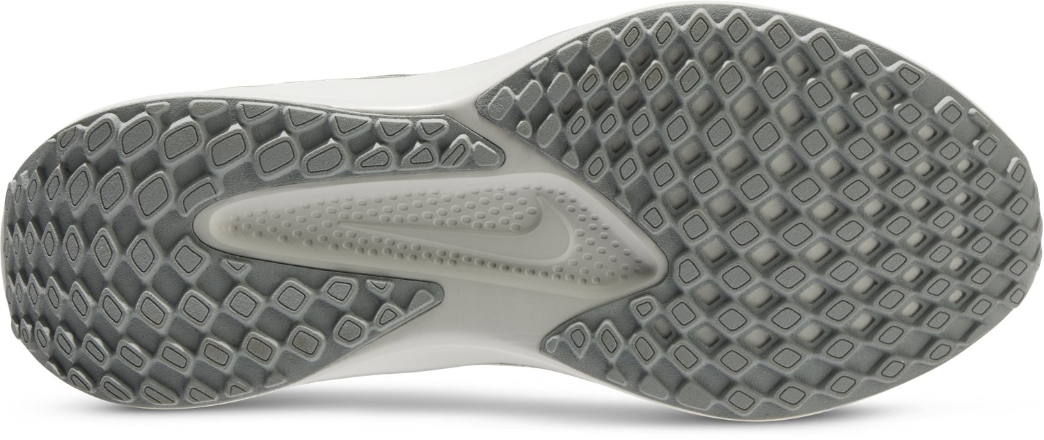 Nike Women's Quest 6 Running Shoes - view number 4